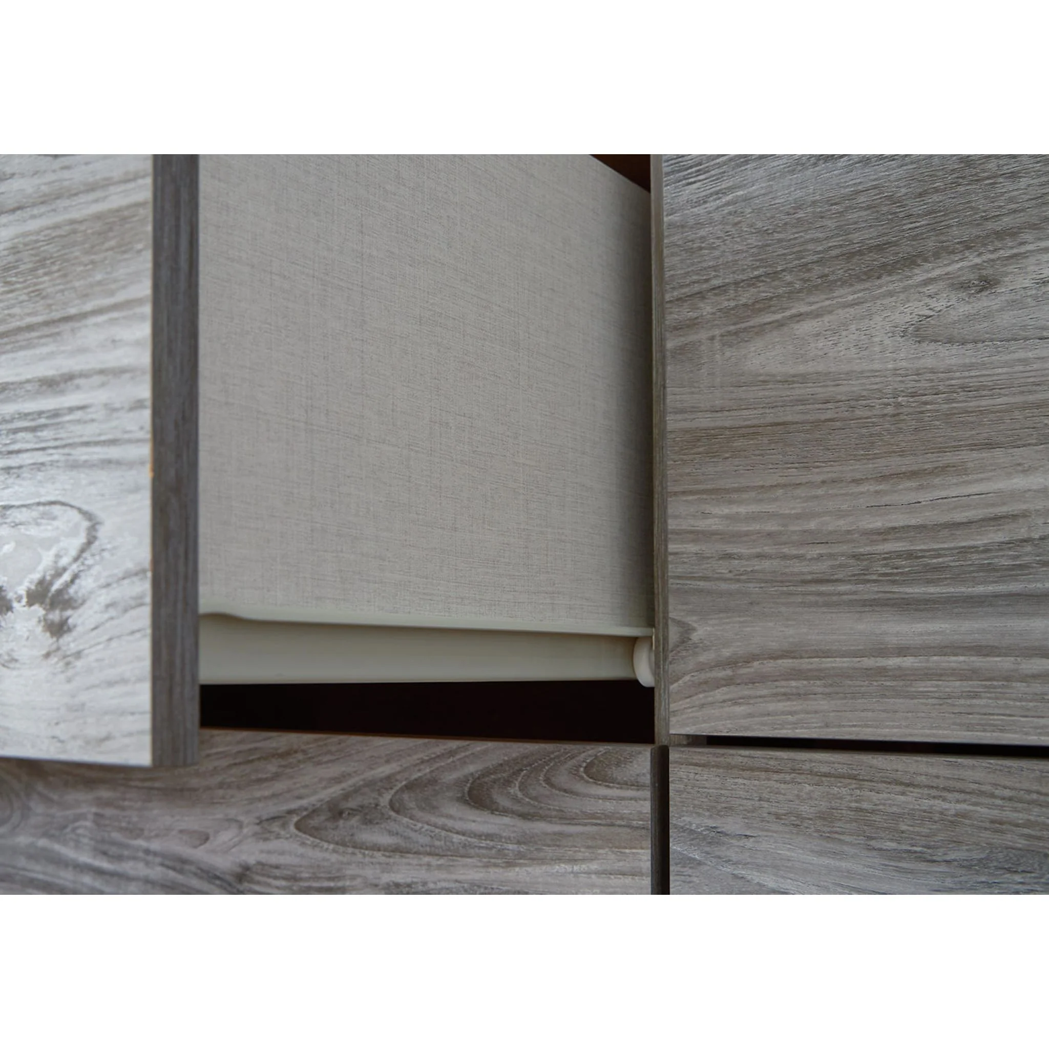 Bronyan 5 Piece Bedroom Package - Image 14