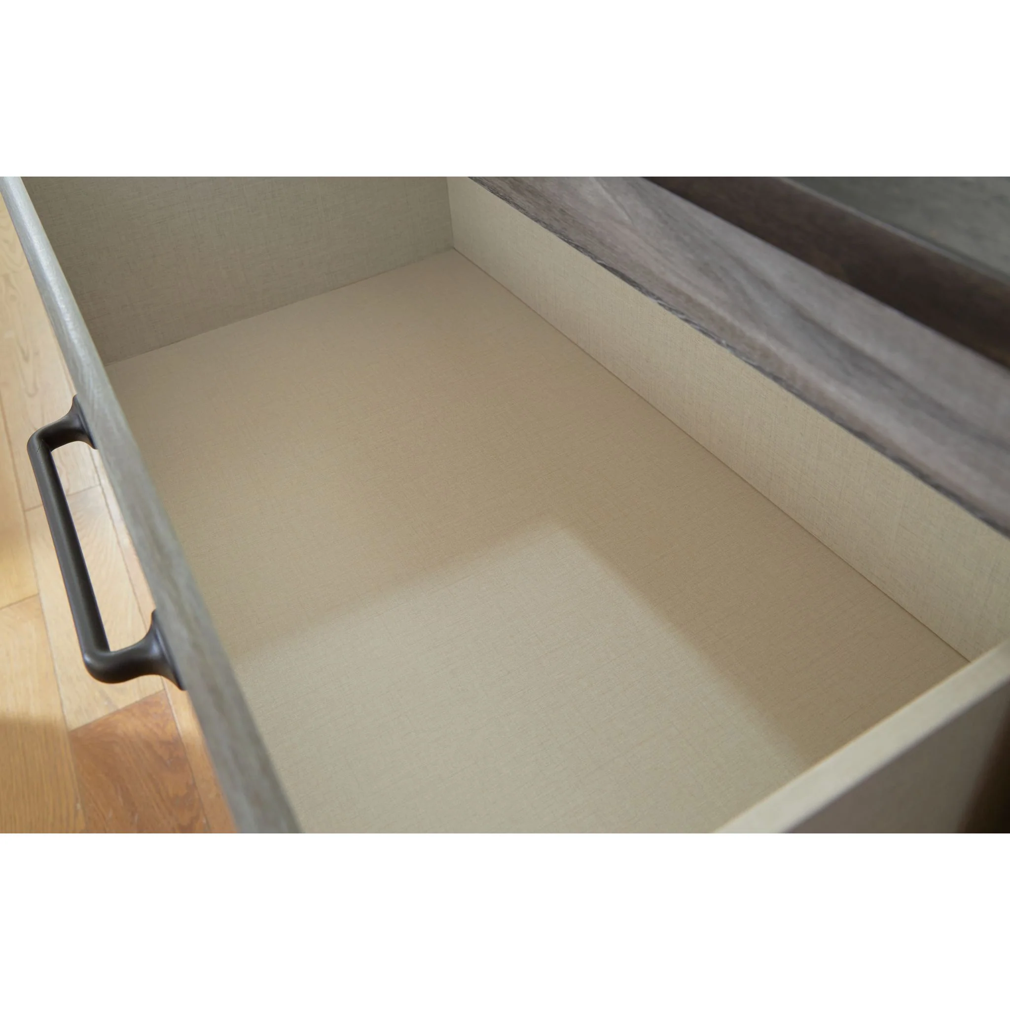 Bronyan Dresser - Image 7