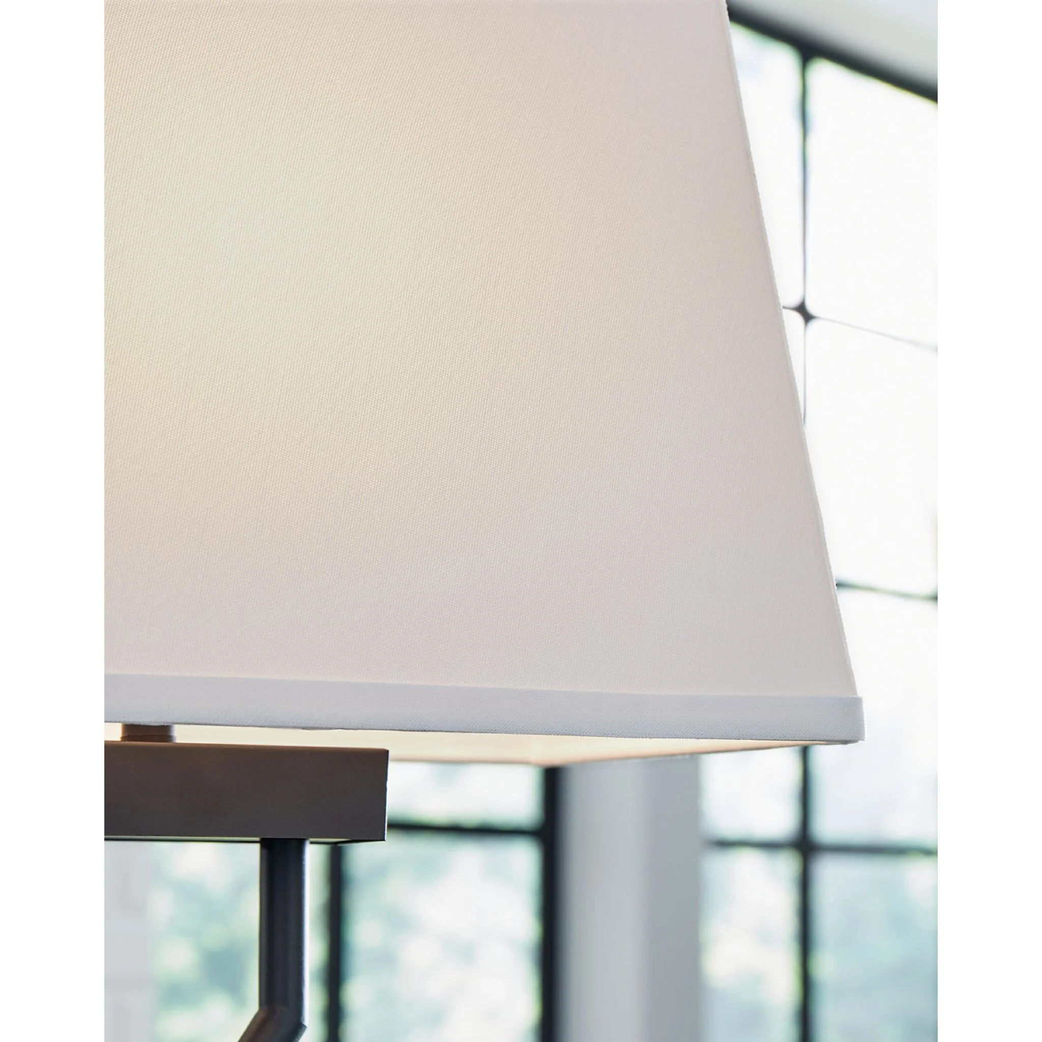 Brookthrone Table Lamp (Pair) - Image 3