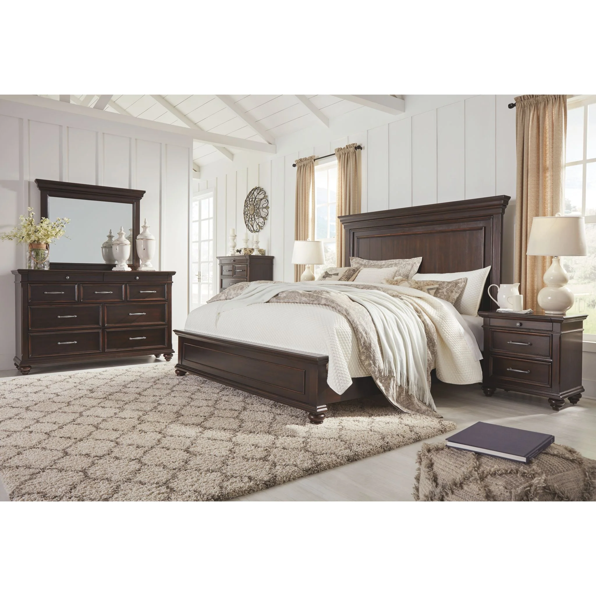 Brynhurst 3 Piece Panel Bed - Image 7