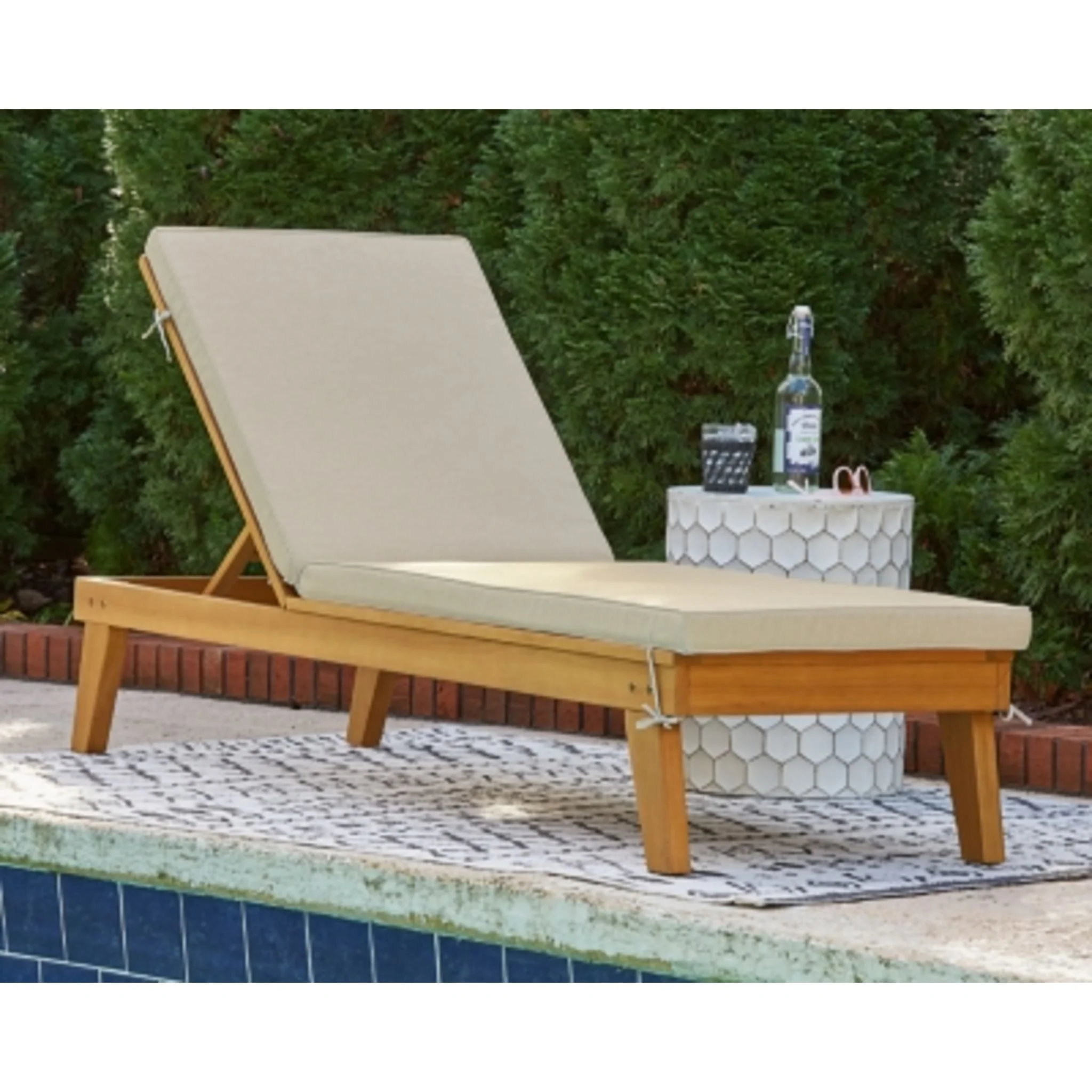 Outdoor Byron Bay Chaise Lounge with Cushion - Image 7