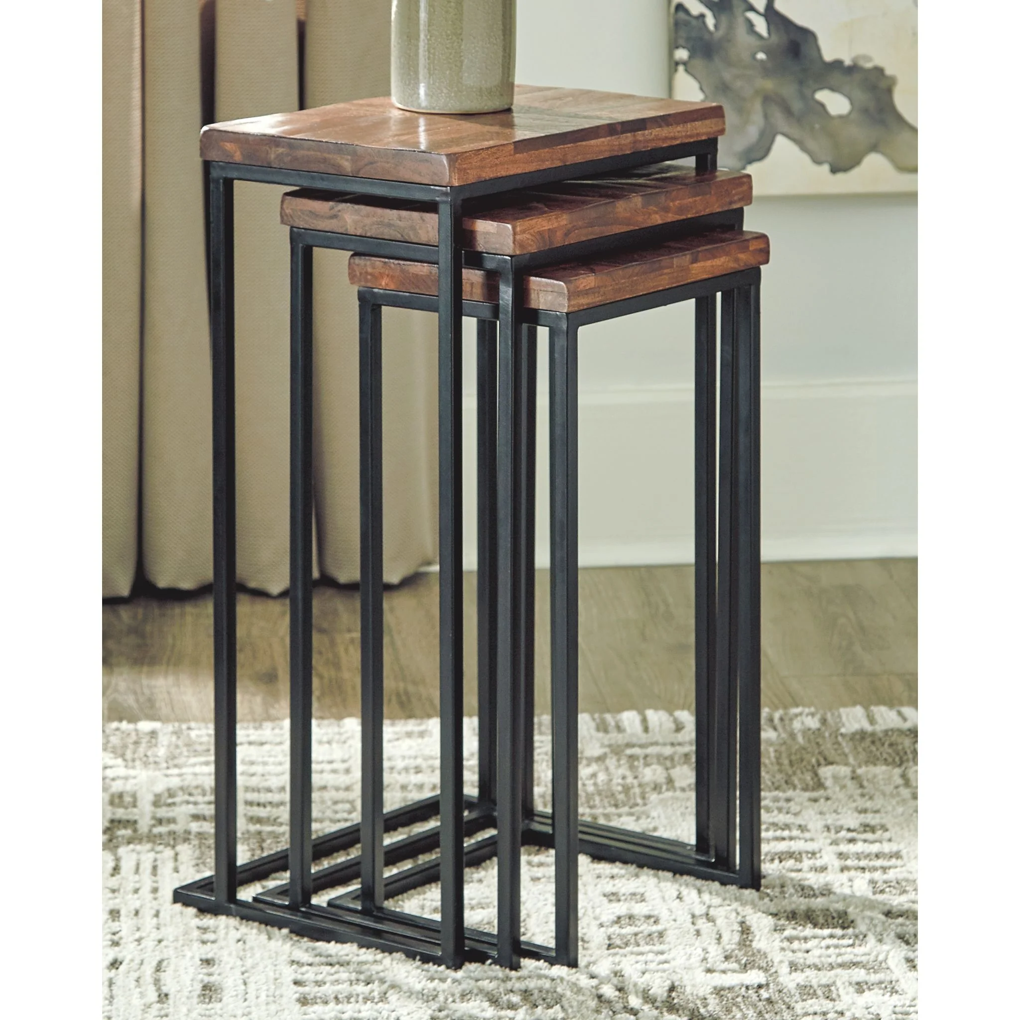 Cainthorne Accent Table (Set of 3) - Image 3