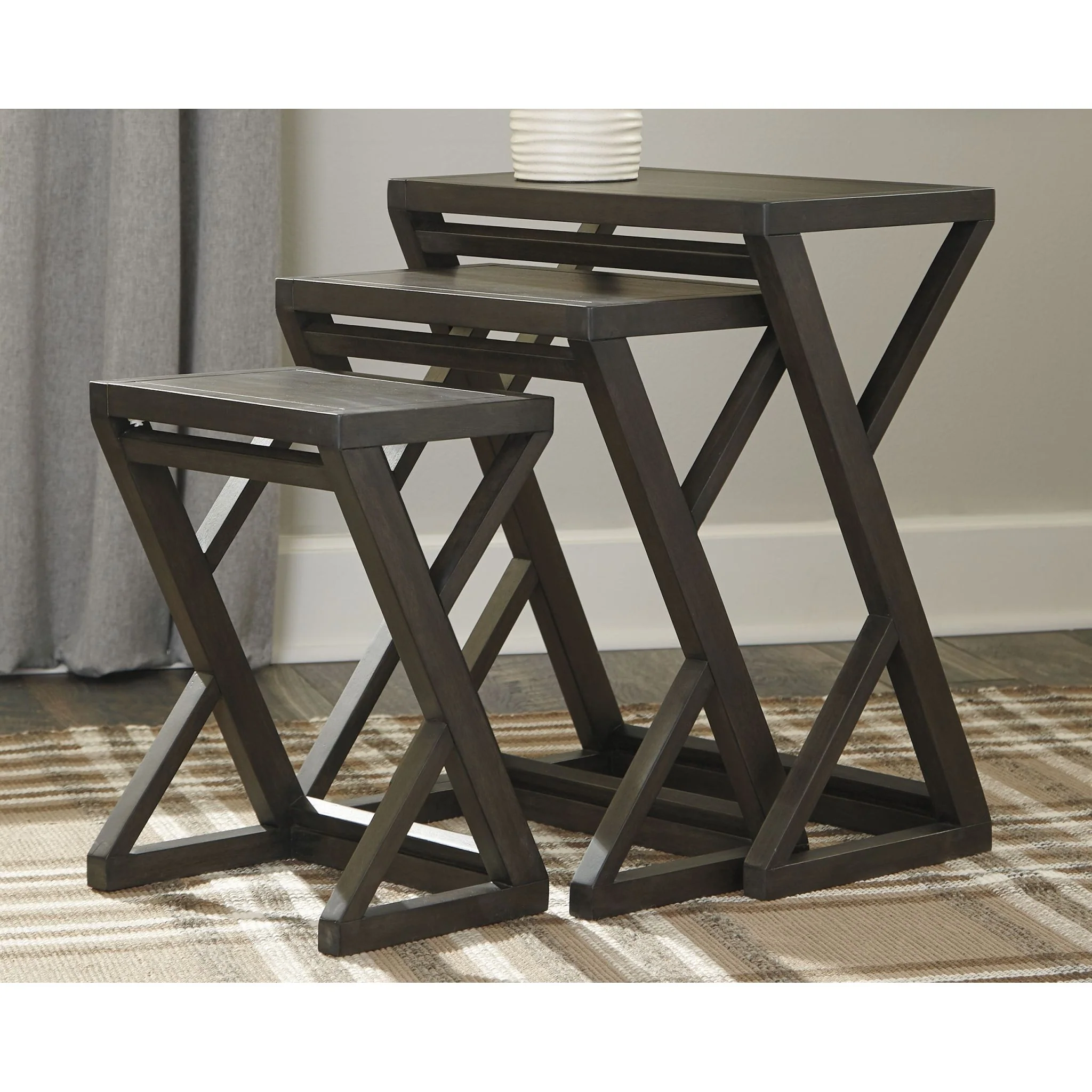 Cairnburg Accent Table (Set of 3) - Image 2