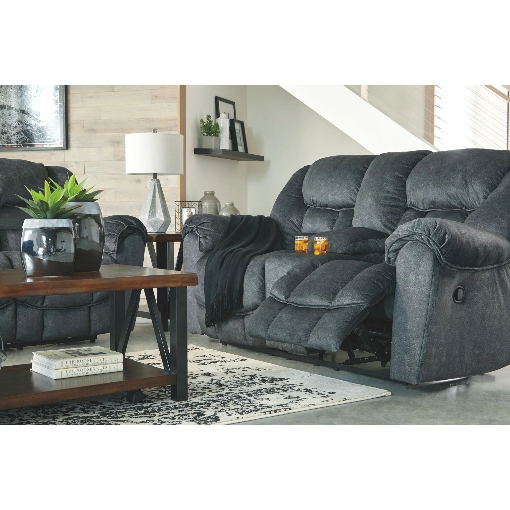 Capehorn Reclining Loveseat with Console - Image 7