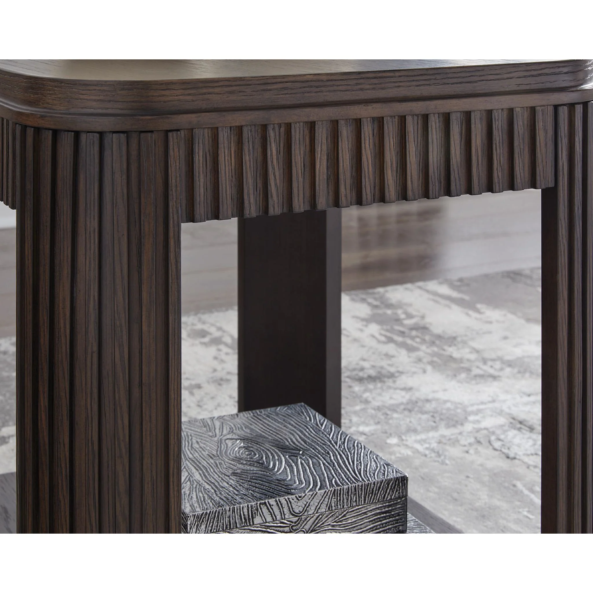 Carlibrie End Table - Image 6