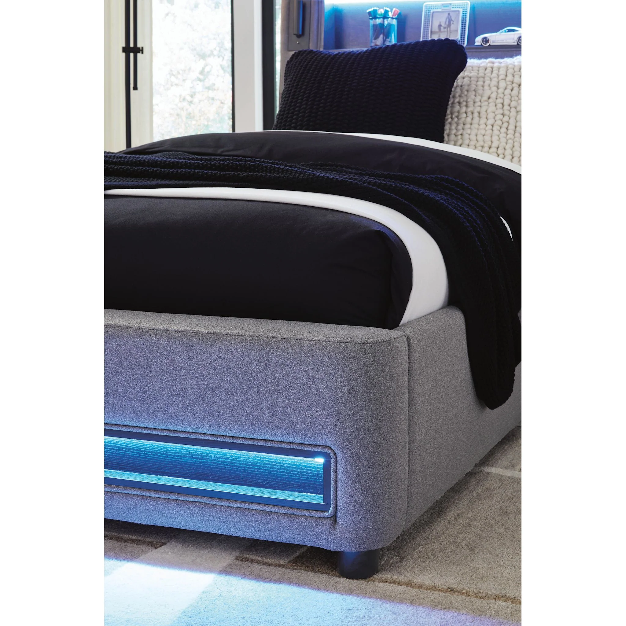 Cayberry Upholstered Bed - Image 18