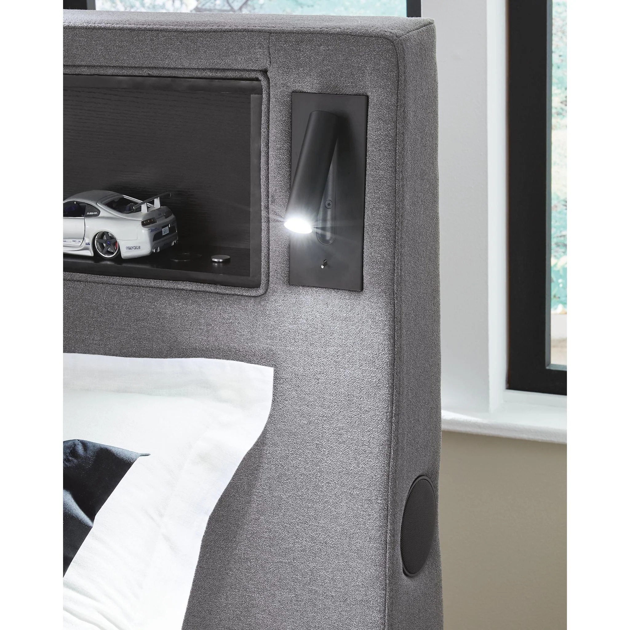 Cayberry Upholstered Bed - Image 31