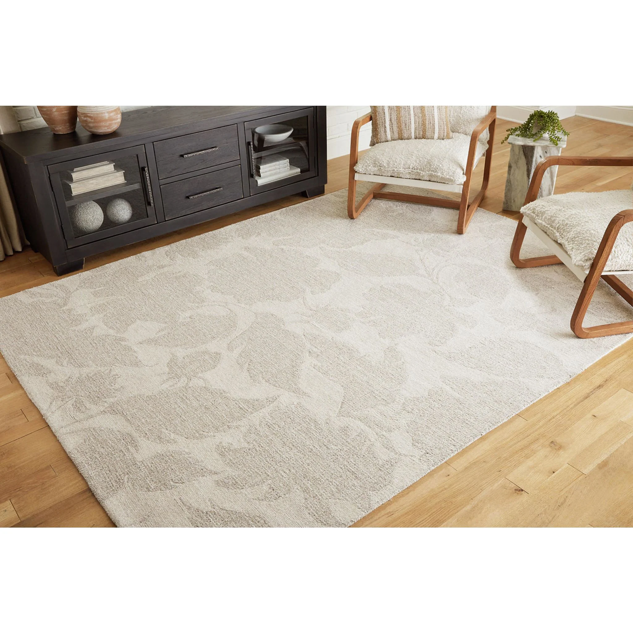 Chadess Area Rug - Image 4
