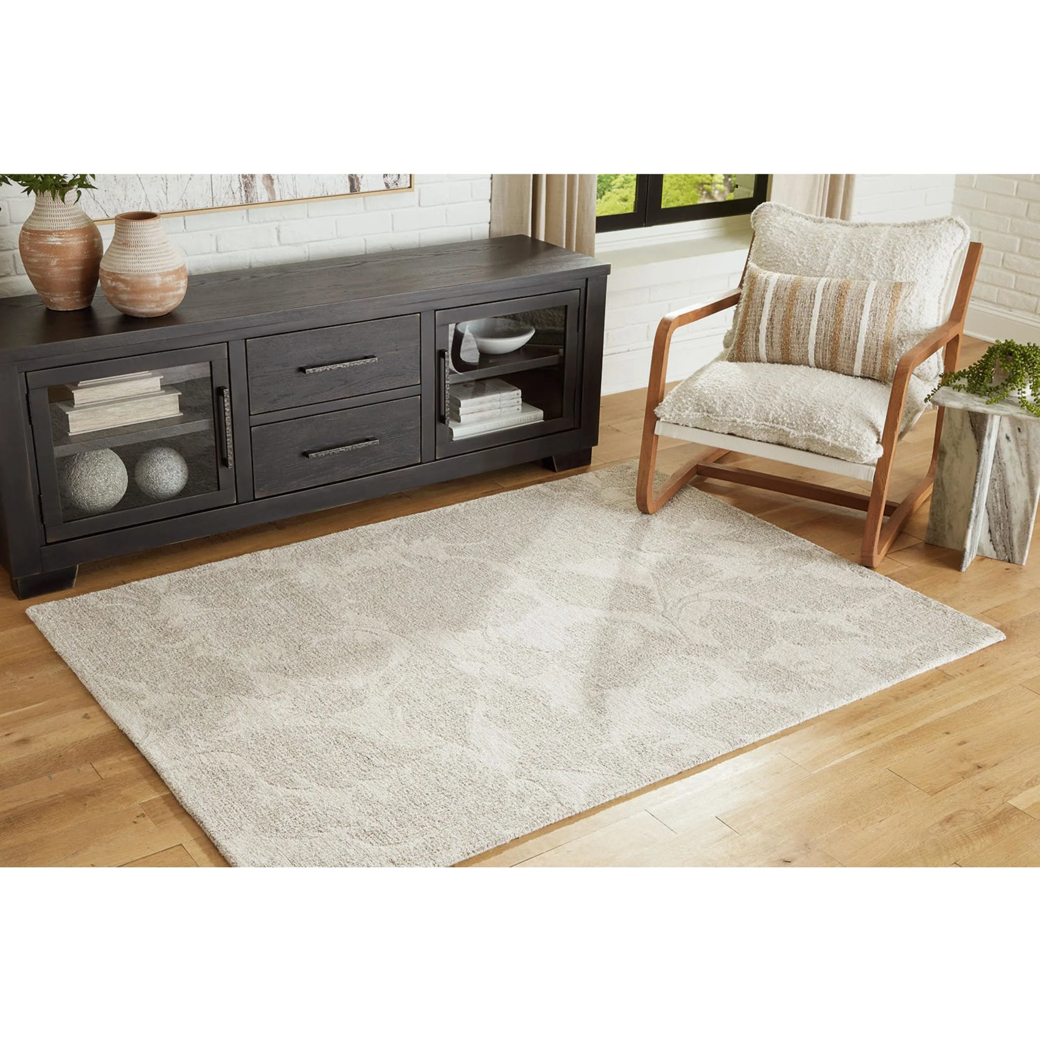 Chadess Area Rug - Image 4