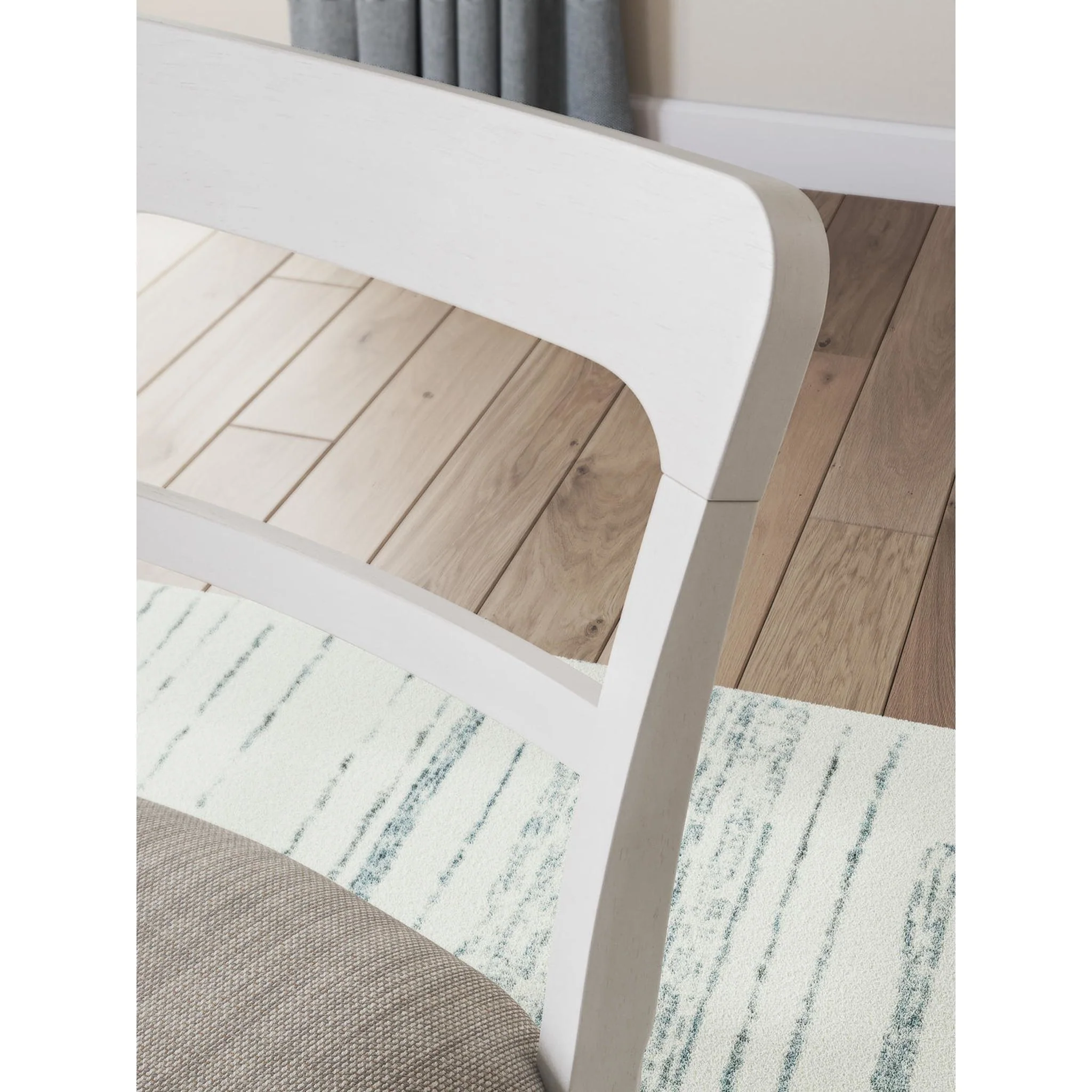 Chadworth Dining Set - Image 6