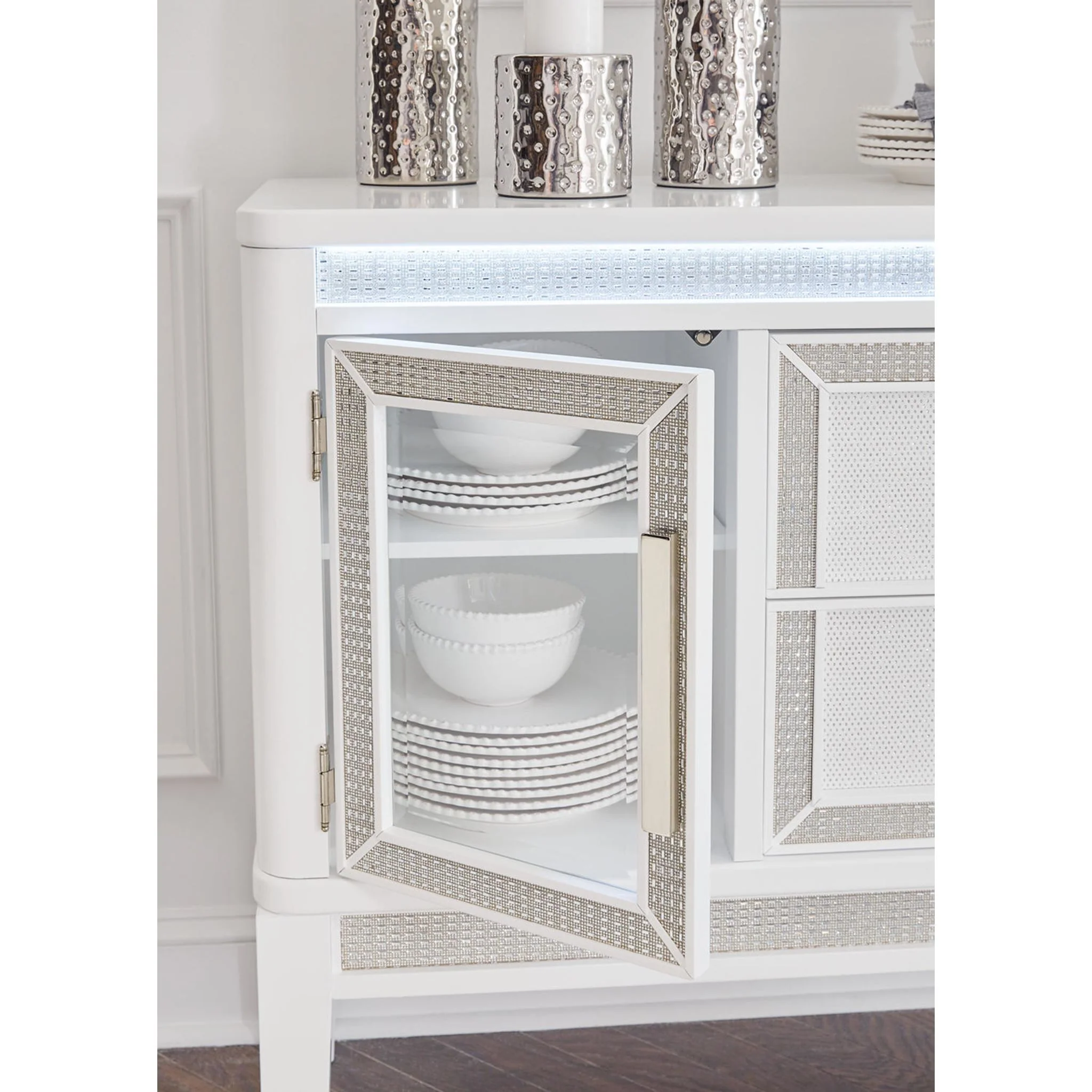 Chalanna Dining Server - Image 4