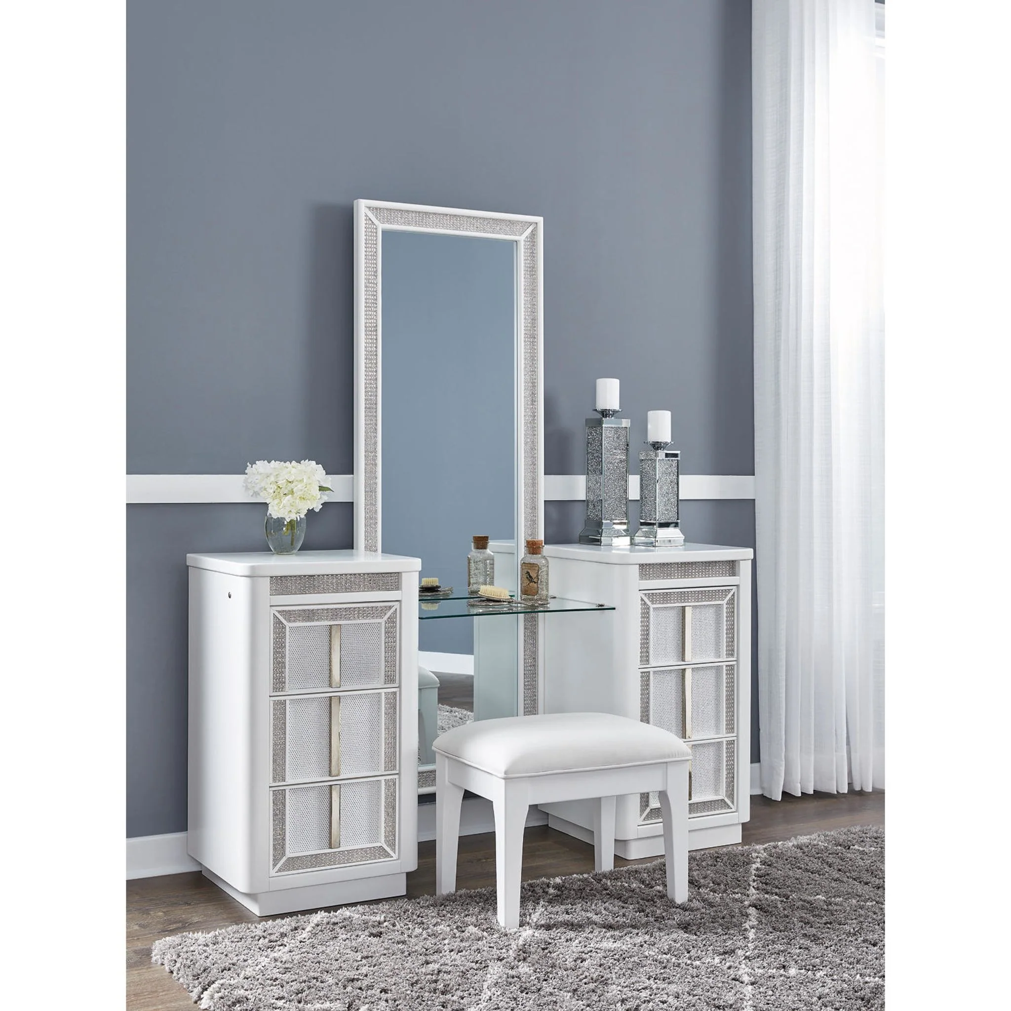 Chalanna Vanity and Mirror - Image 3