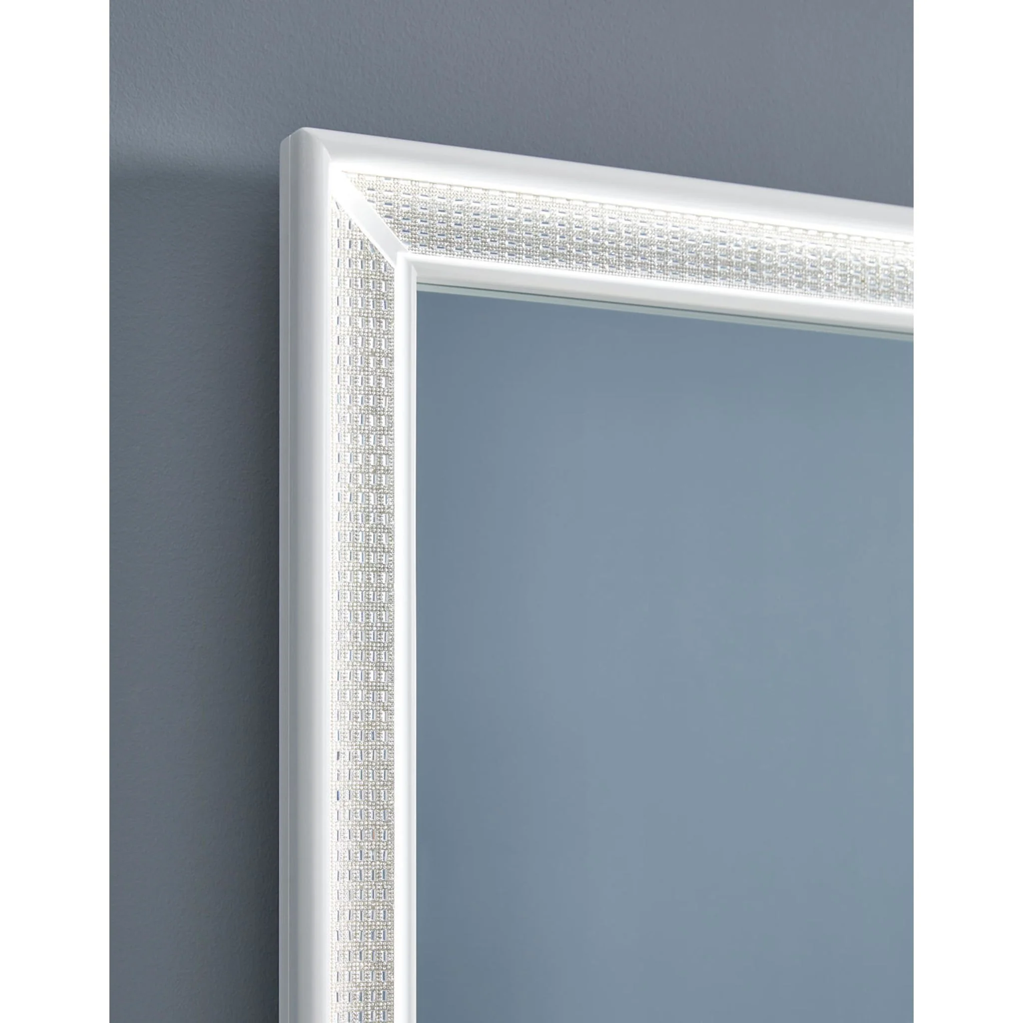 Chalanna Vanity and Mirror - Image 9