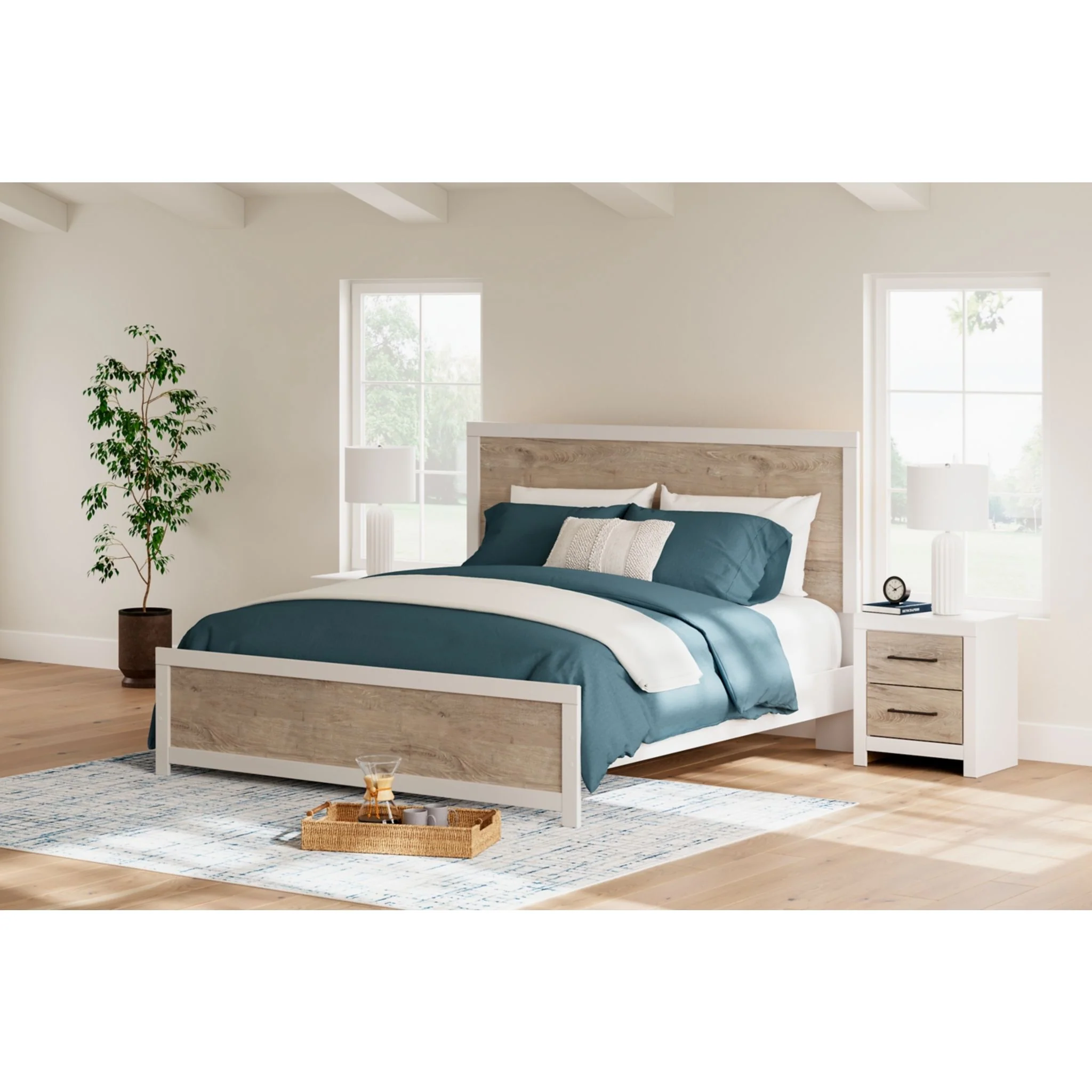 Charbitt King Panel Bed - Image 2