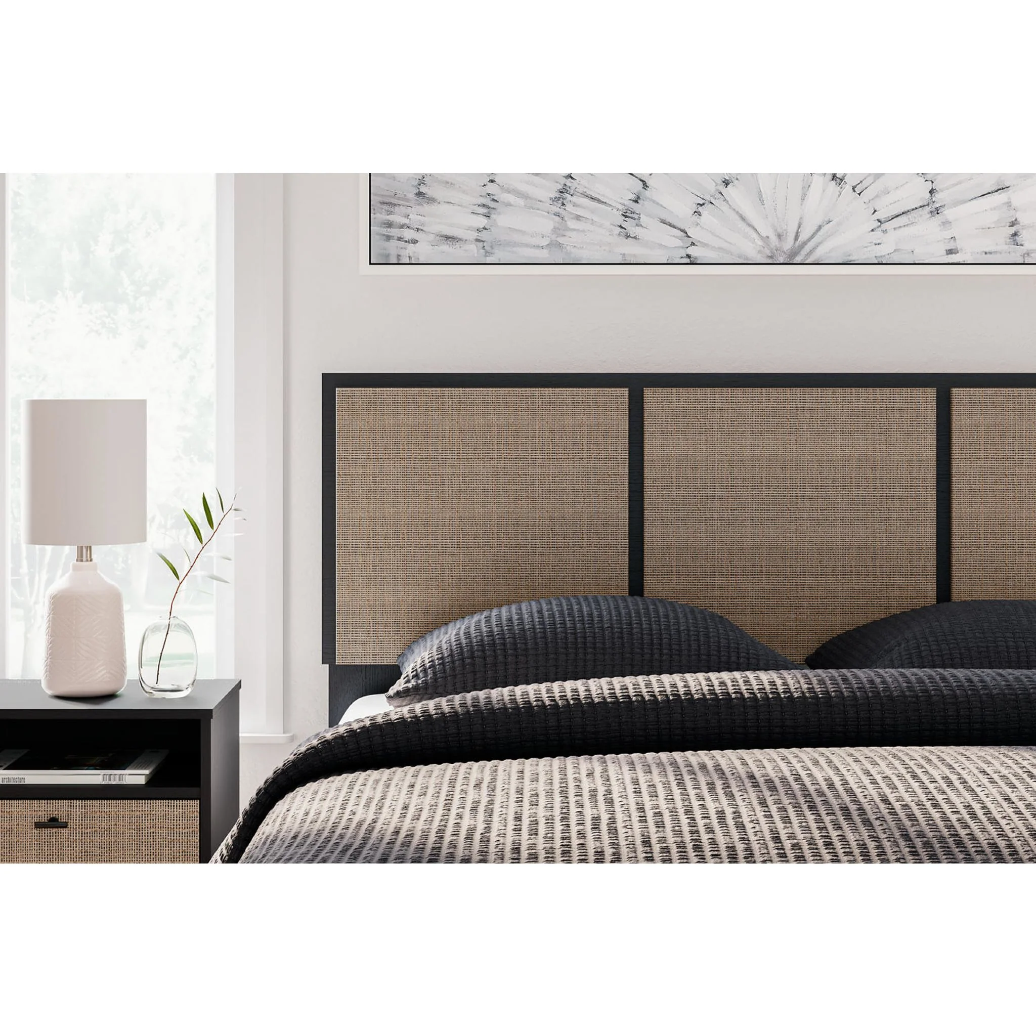 Charlang Queen Platform Bed - Image 6