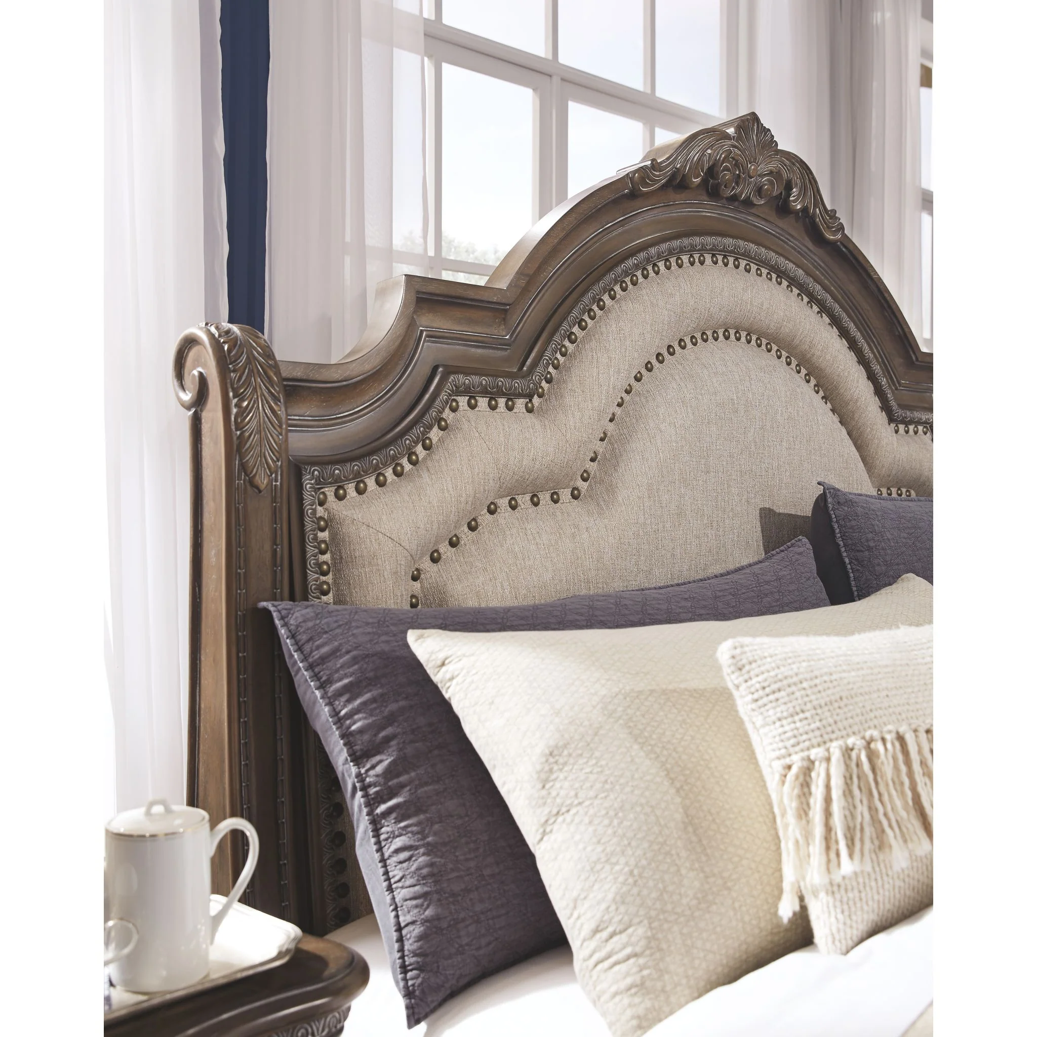 Charmond Panel Bed - Image 4