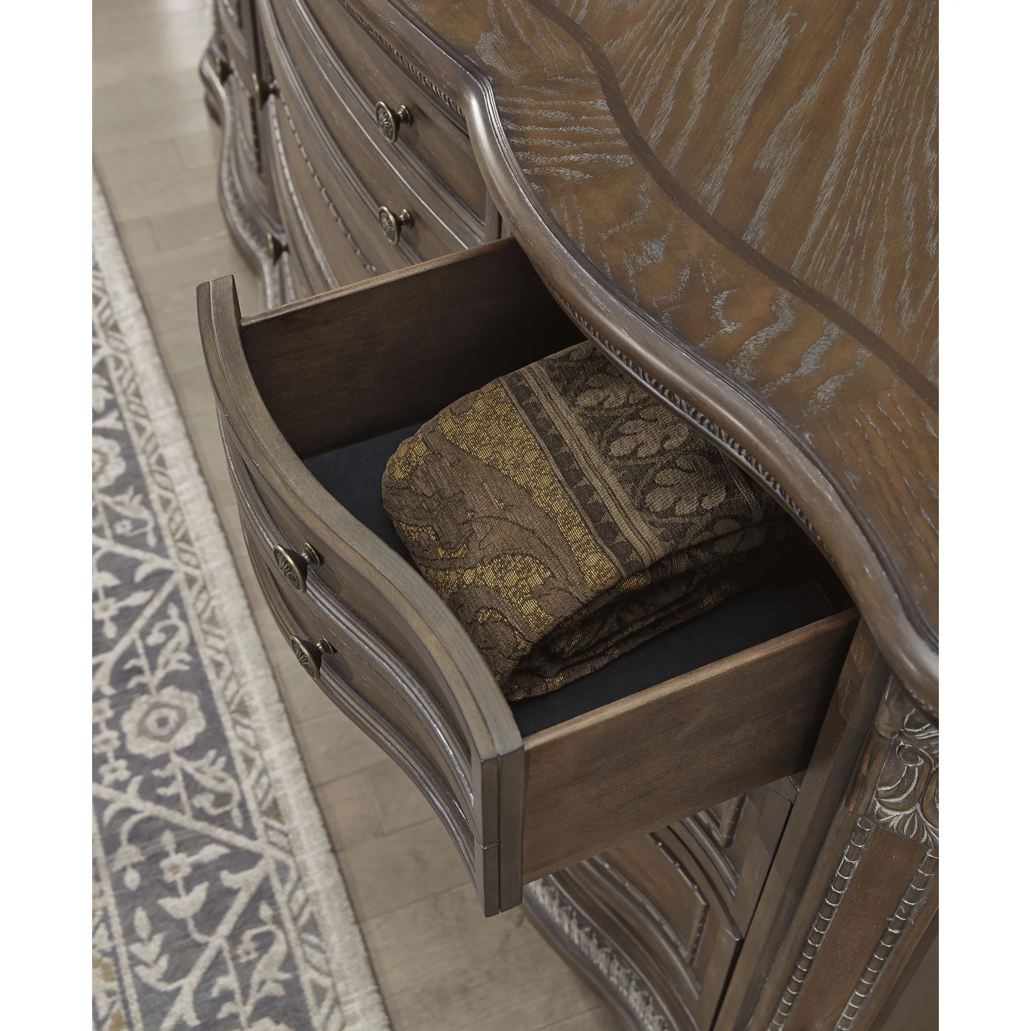 Charmond Dresser and Mirror - Image 5