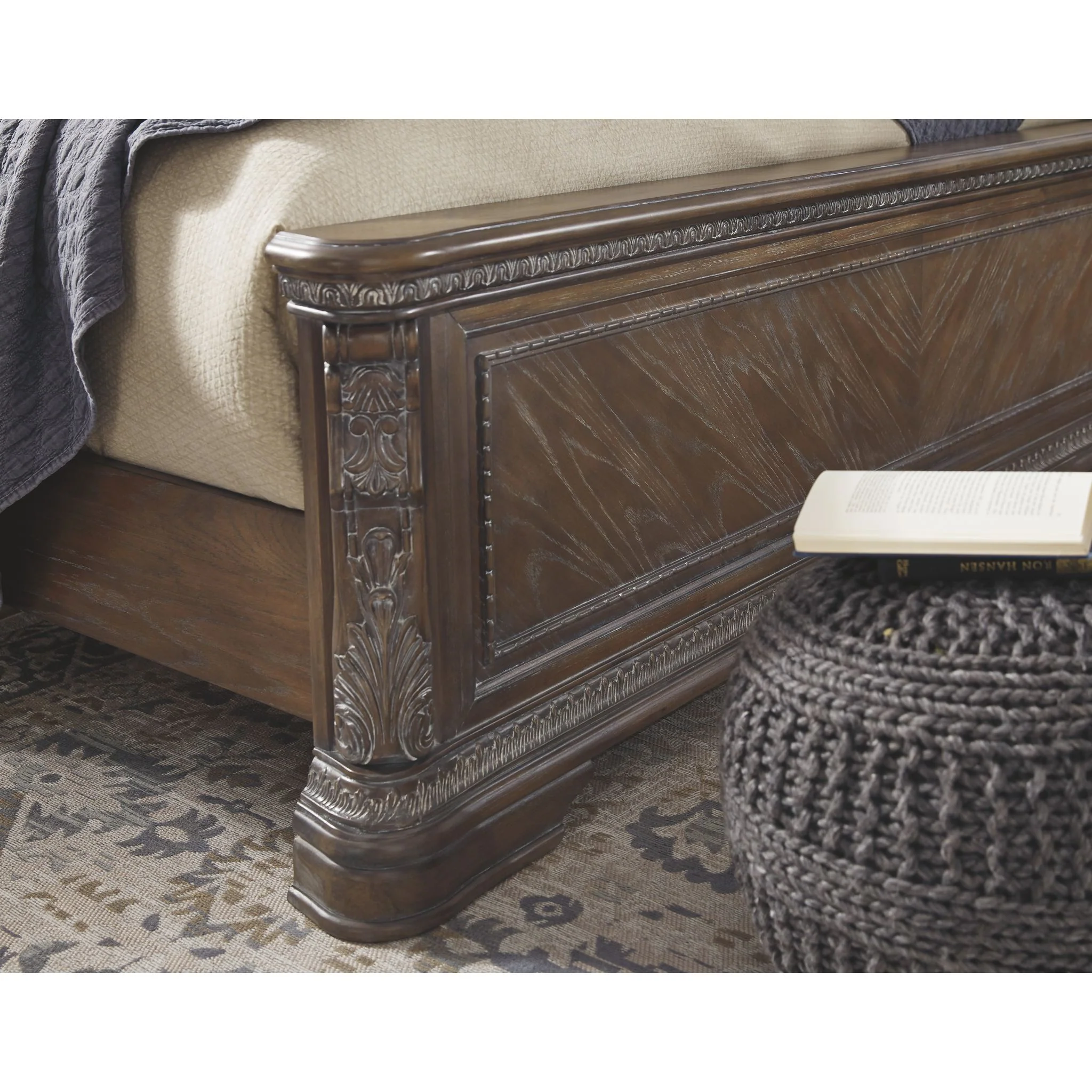 Charmond King Panel Bed - Image 4