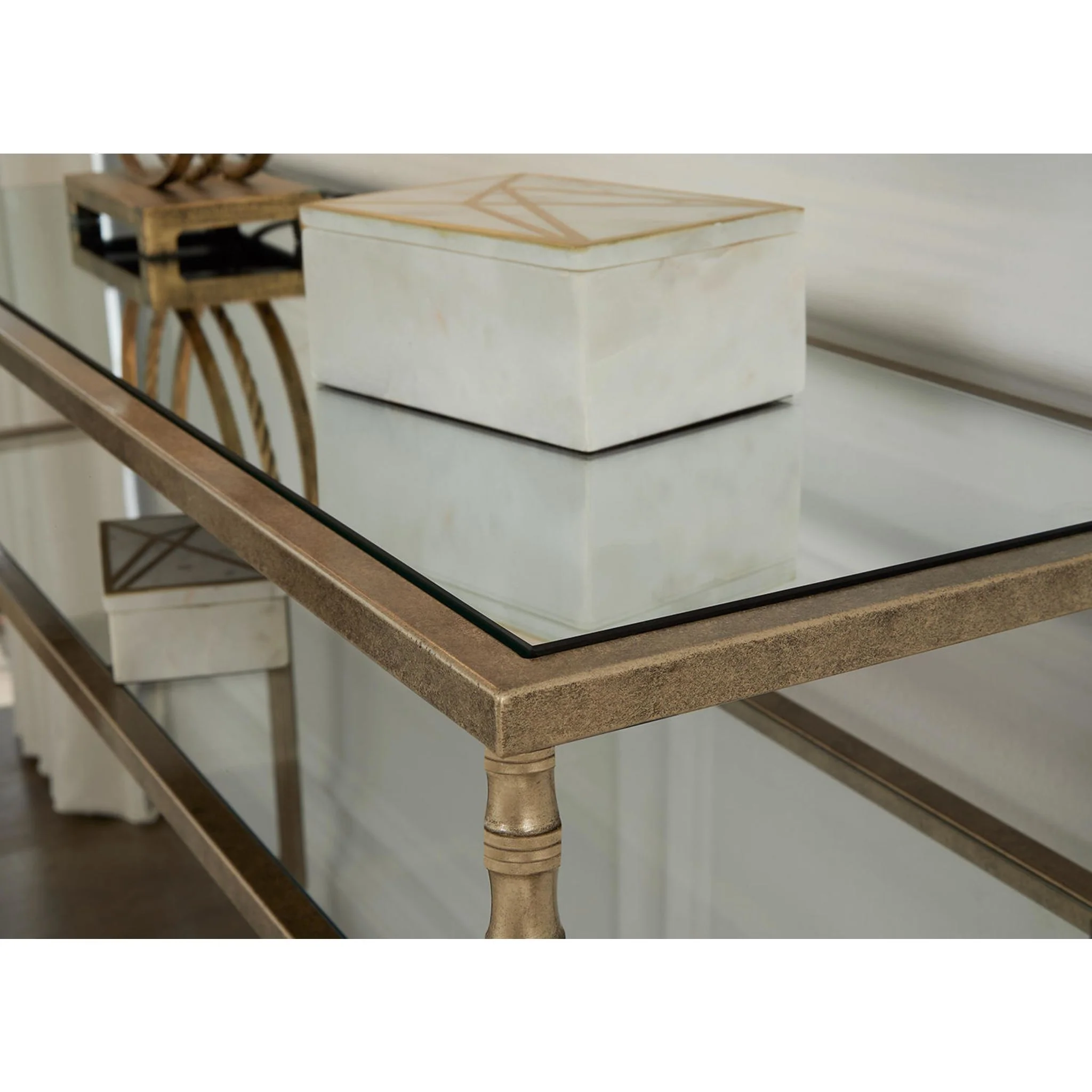 Cloverty Sofa Table - Image 3