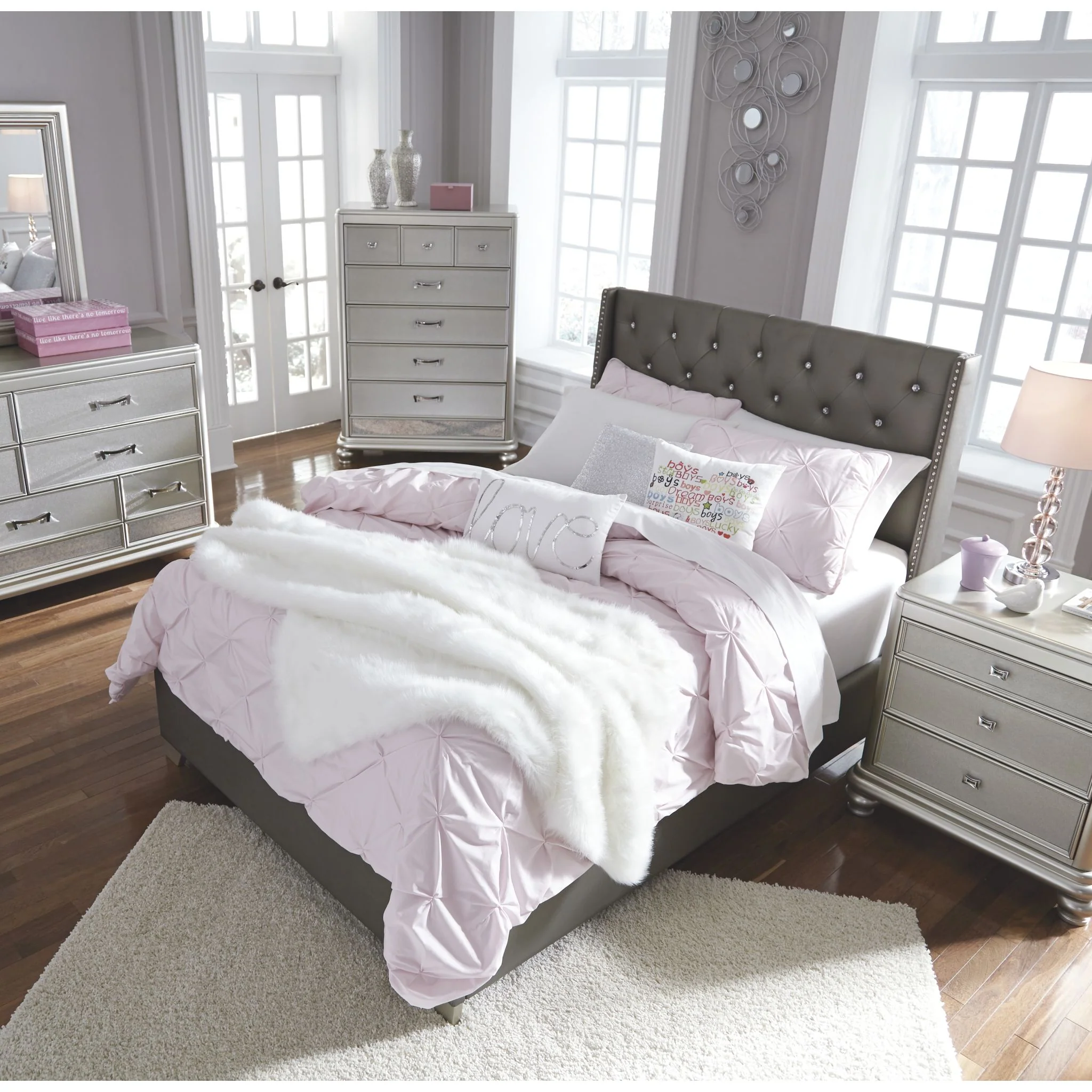 Coralayne 3 Piece Full Bed - Image 14