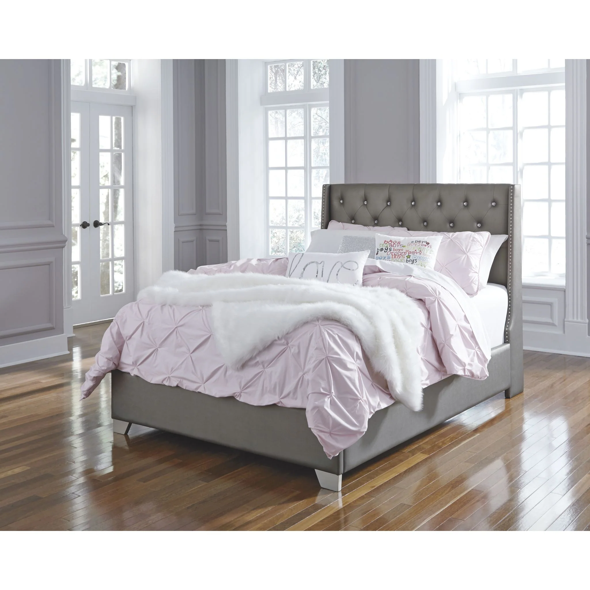 Coralayne 3 Piece Full Bed - Image 7