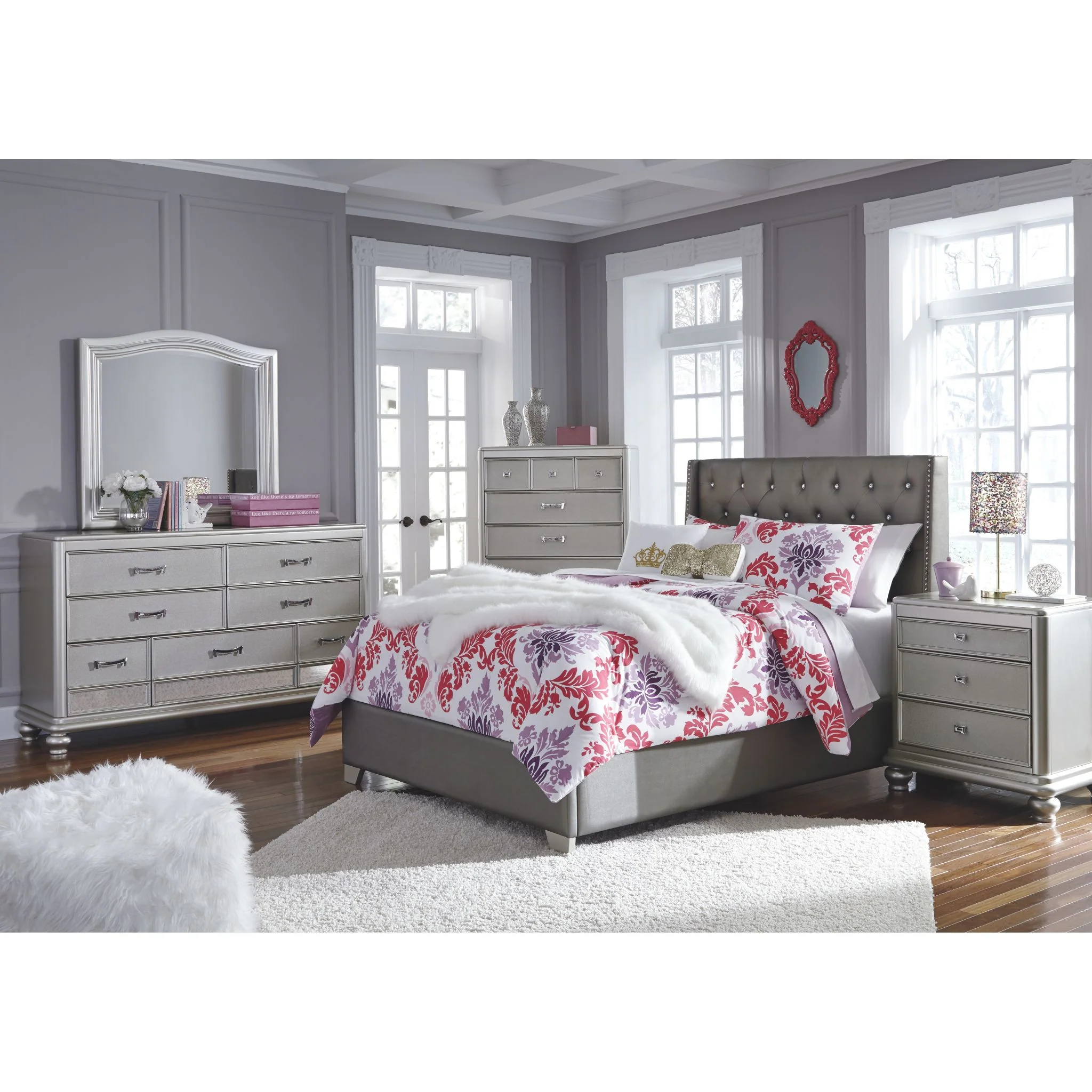 Coralayne 5 Piece Full Bedroom - Image 2