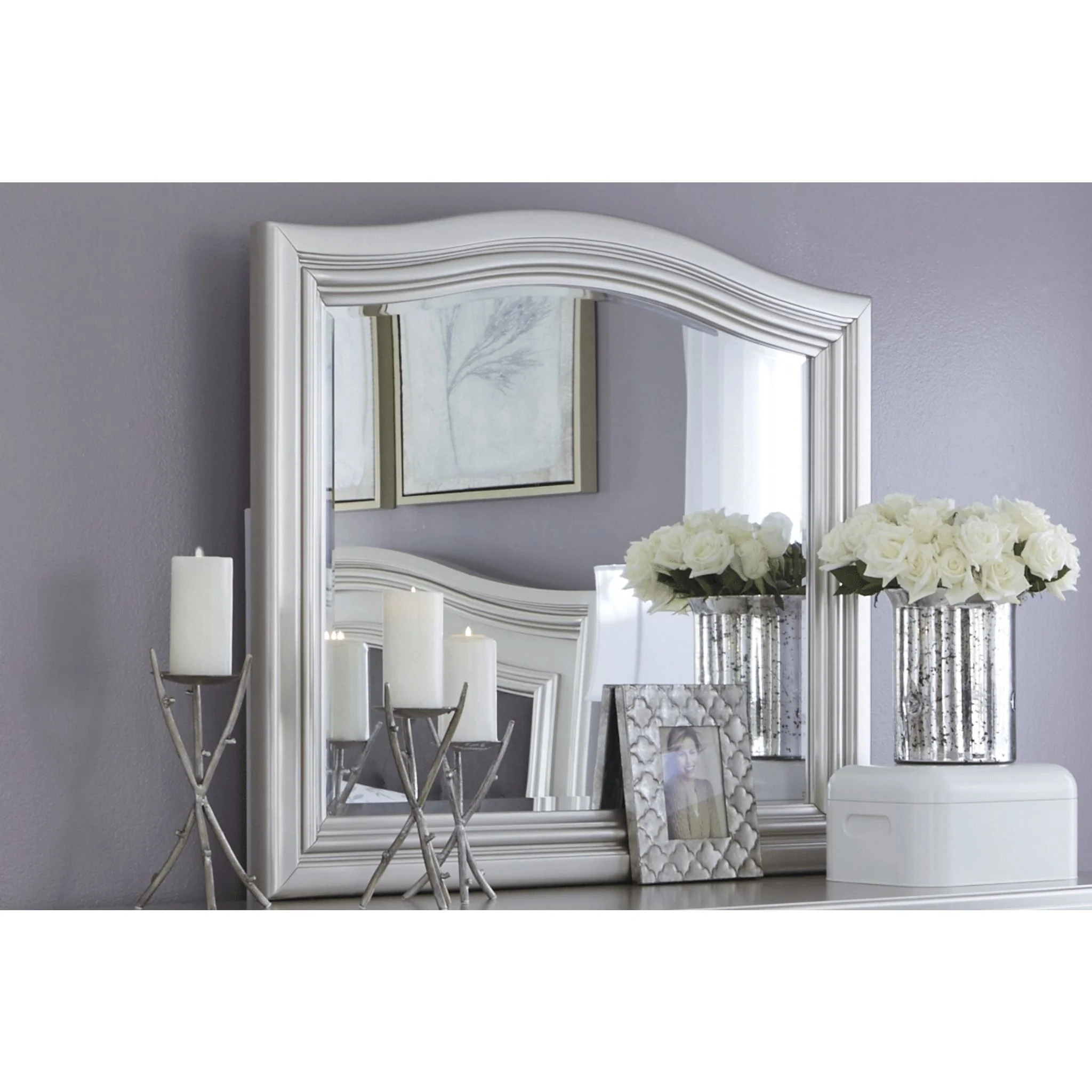 Coralayne Dresser and Mirror - Image 5