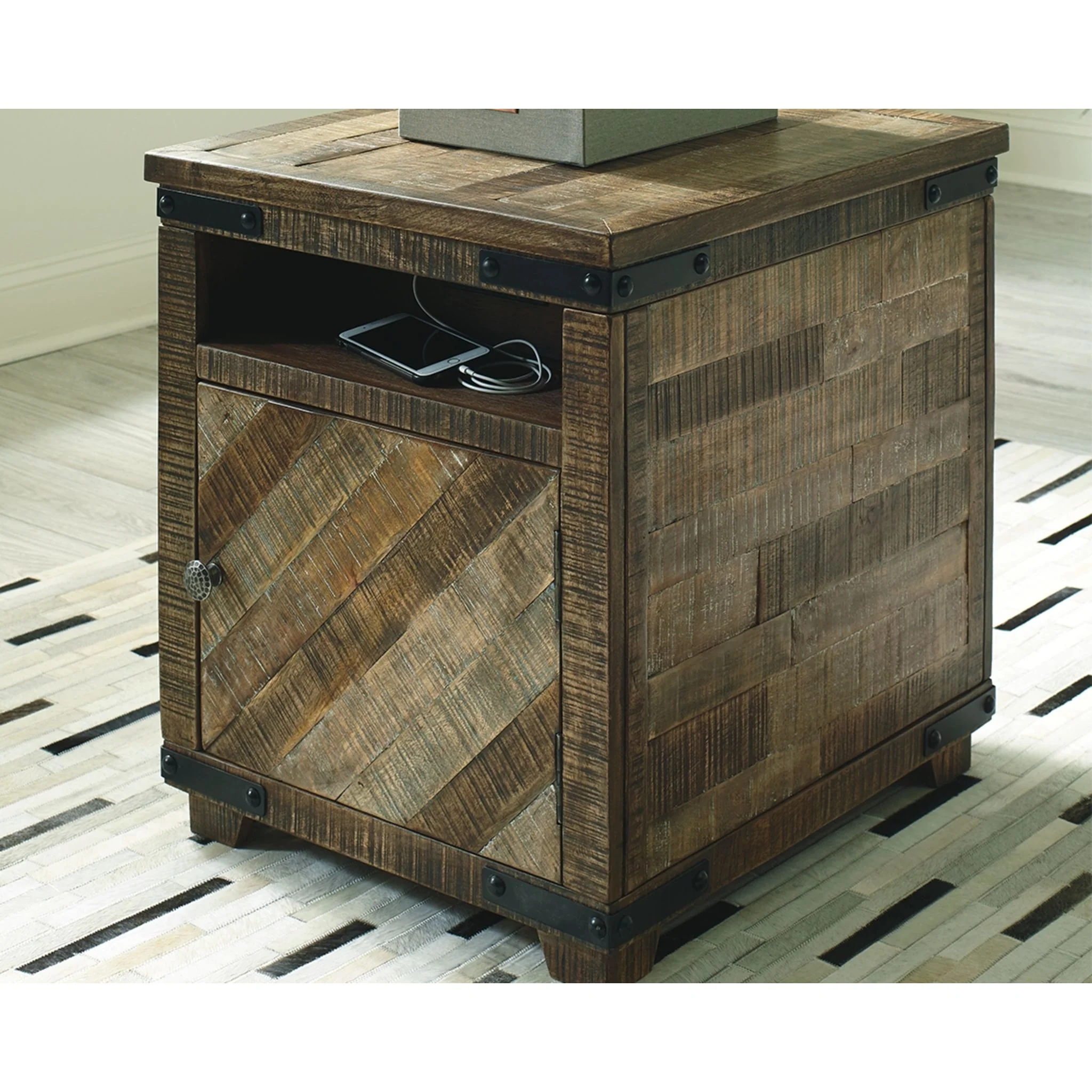 Cordayne Chairside End Table - Image 2