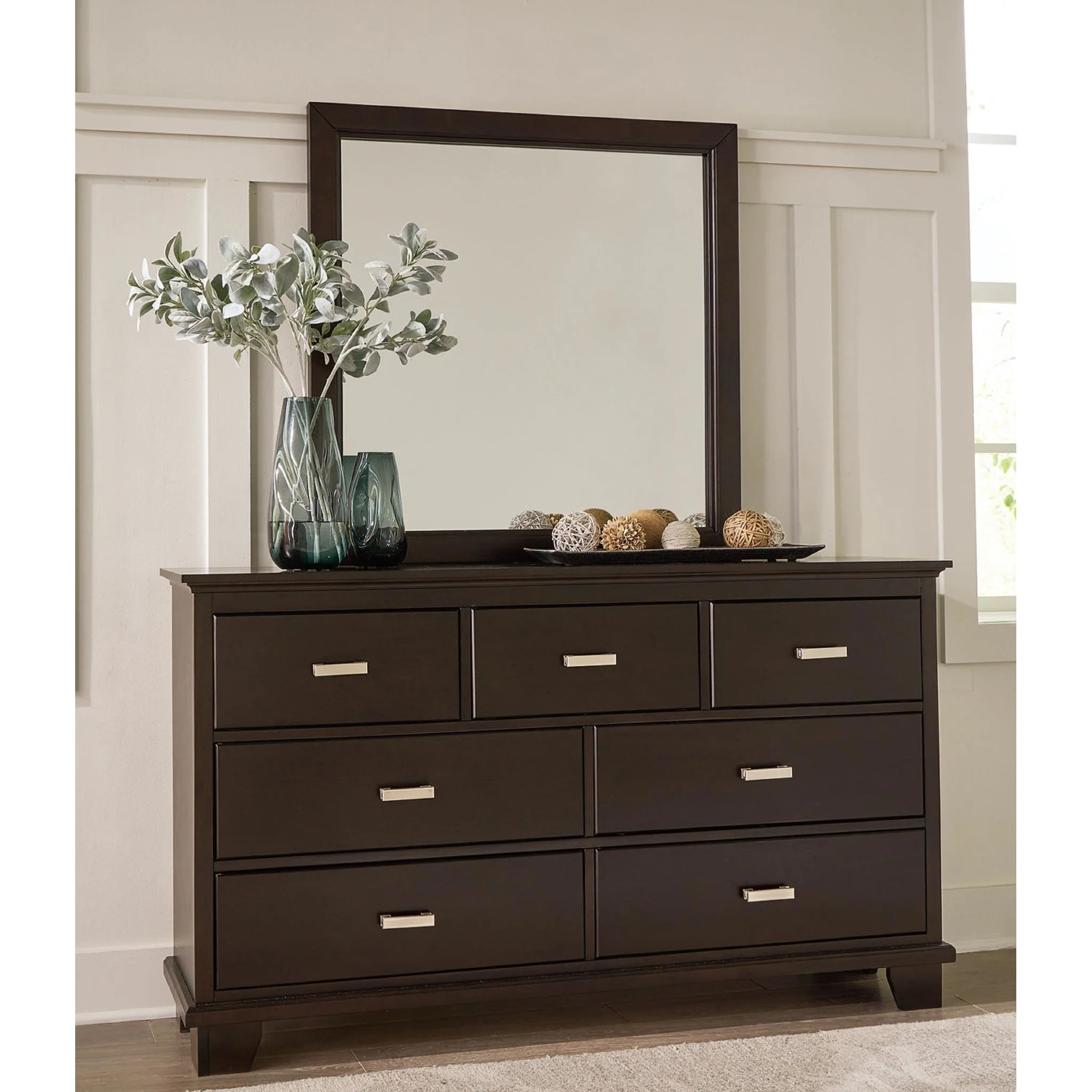 Covetown 5 Piece King Panel Bedroom - Image 12