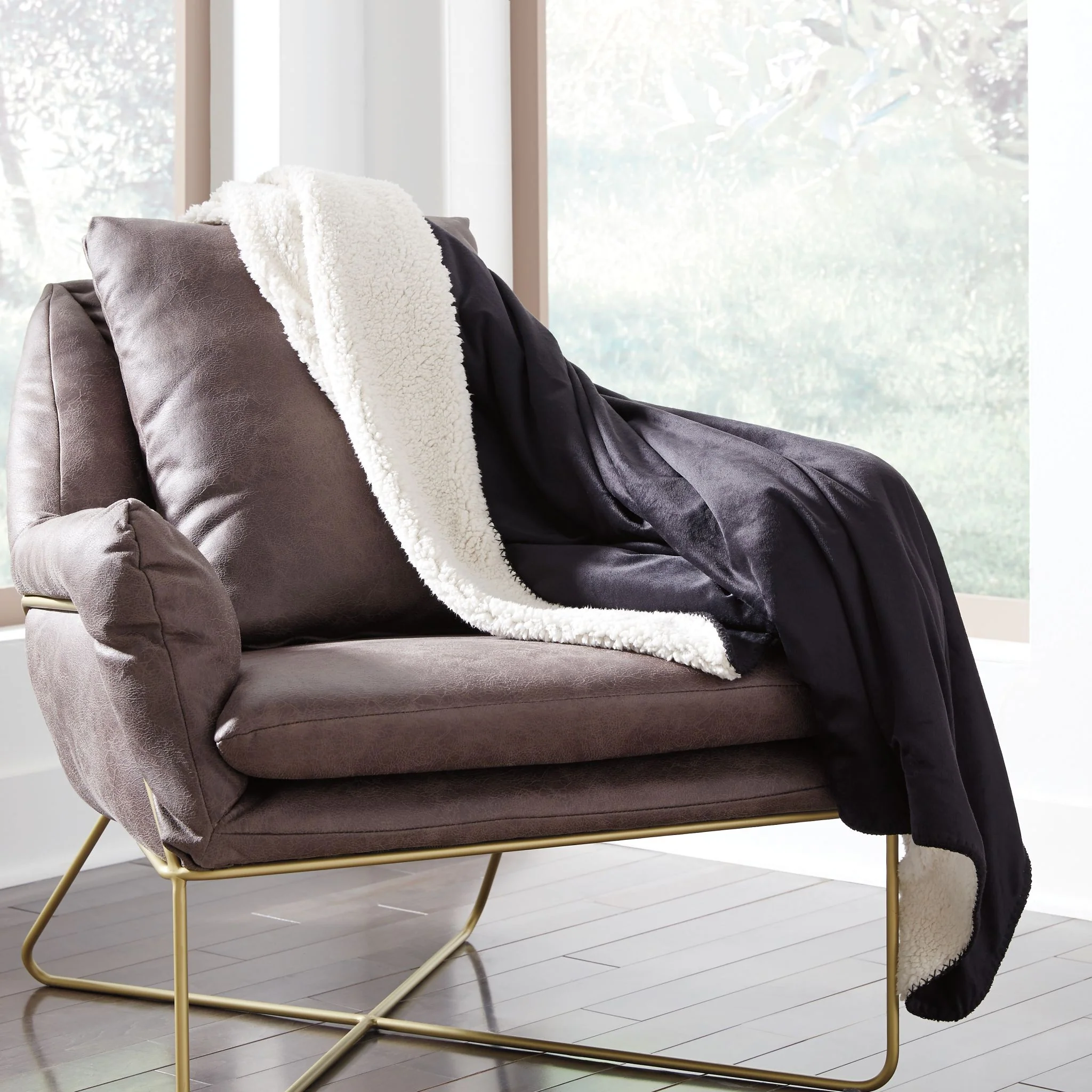 Crosshaven Accent Chair - Image 4