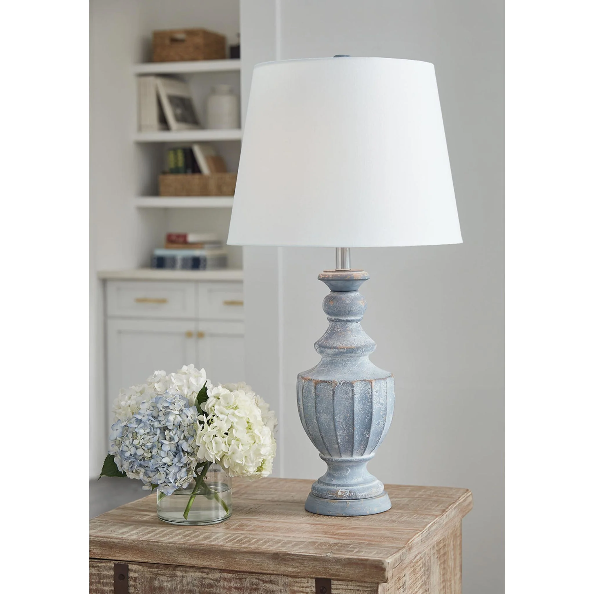 Cylerick Table Lamp - Image 2