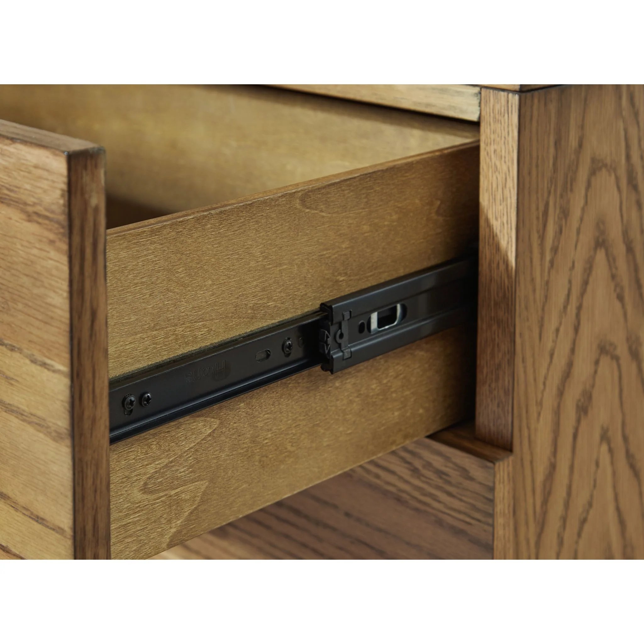 Dakmore Chest - Image 6