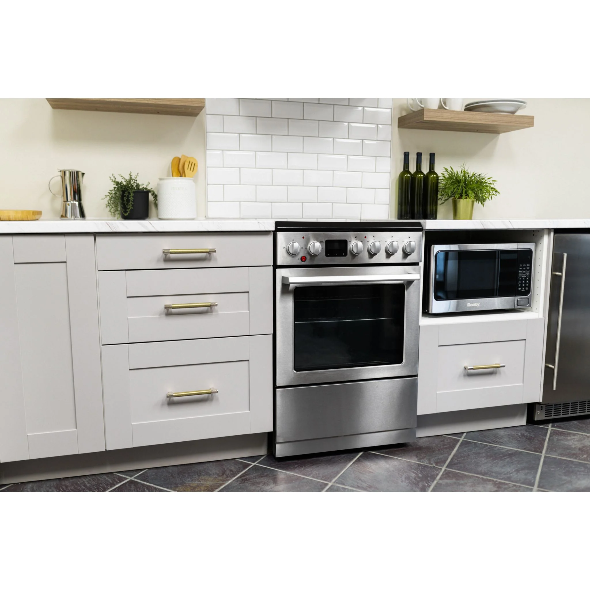 Danby 24? TruAirFry Smooth top Slide-in Electric Range  -Stainless Steel (DRCA240BSSC) - Image 13