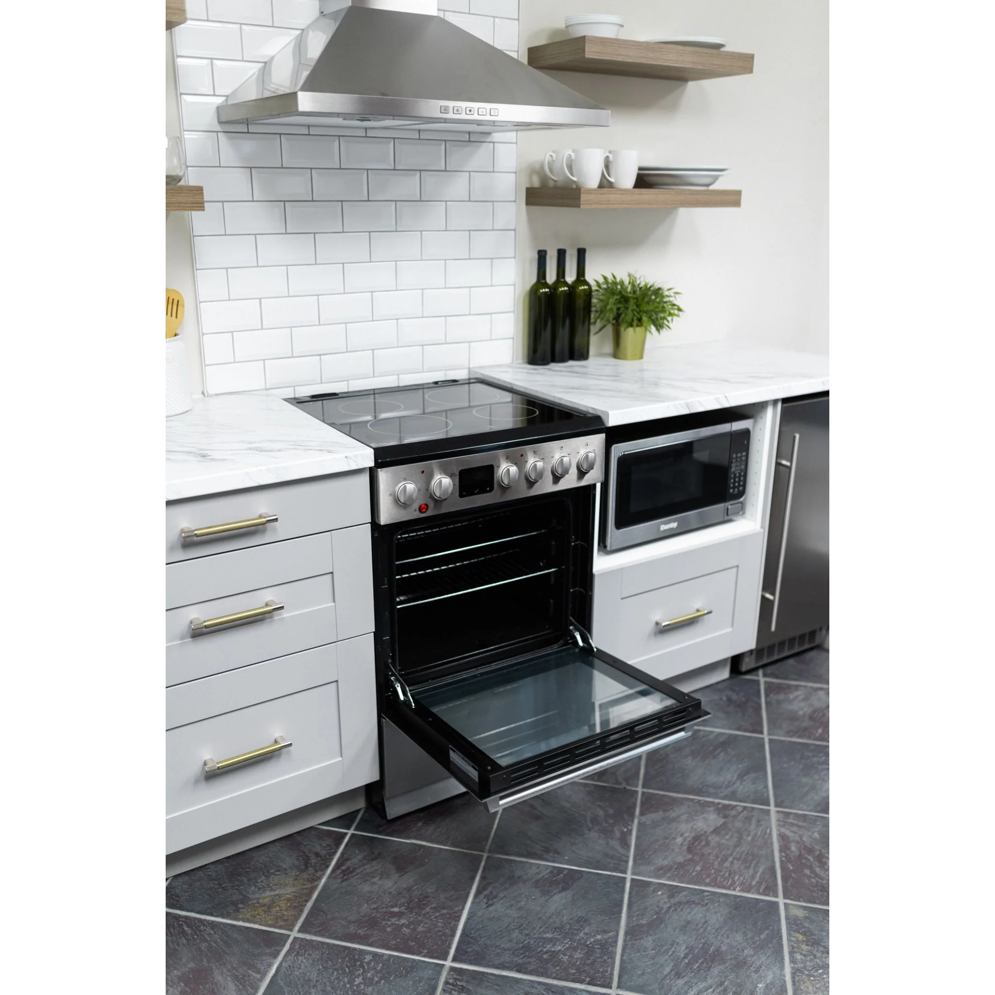 Danby 24? TruAirFry Smooth top Slide-in Electric Range  -Stainless Steel (DRCA240BSSC) - Image 16