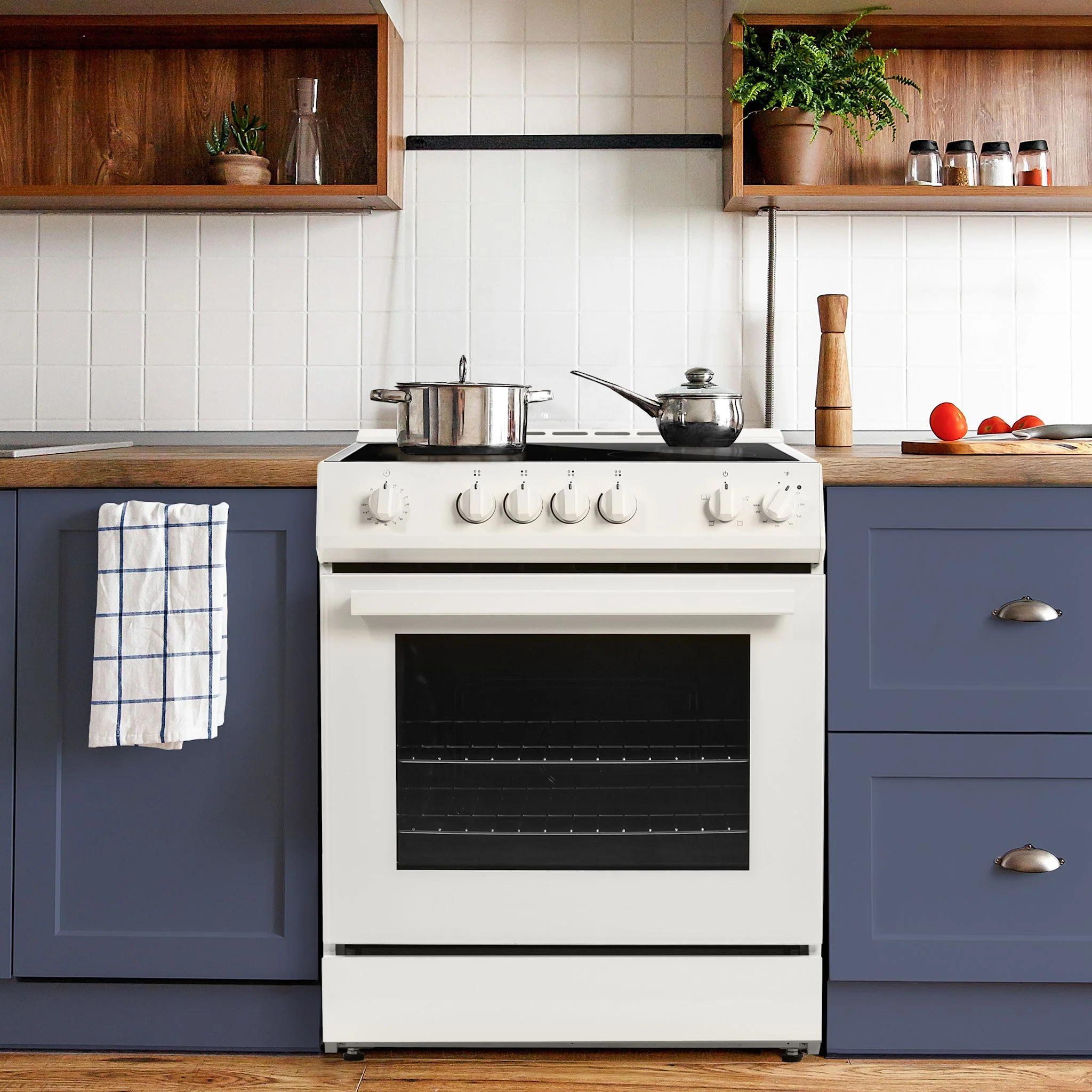 Danby 30” Slide in Smooth Top Electric Range with Knob Controls  -White (DRRM300WC) - Image 12