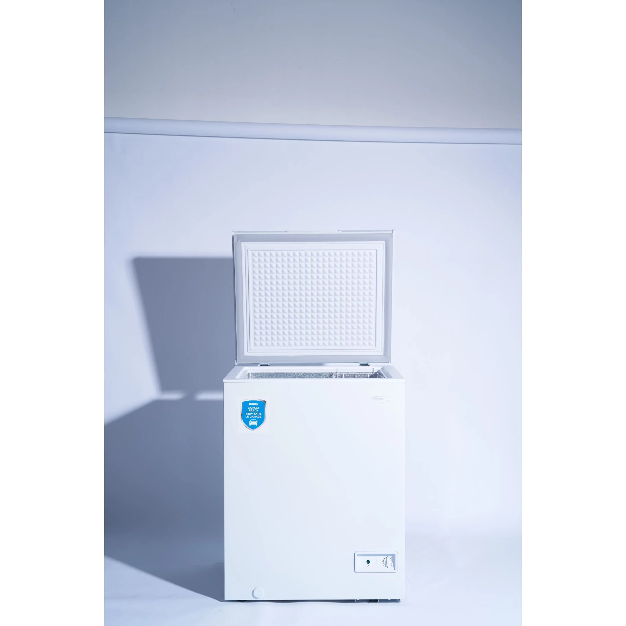 Danby 5.0 cu. ft. Square Model Chest Freezer DOE  -White (DCF050A6WM) - Image 4