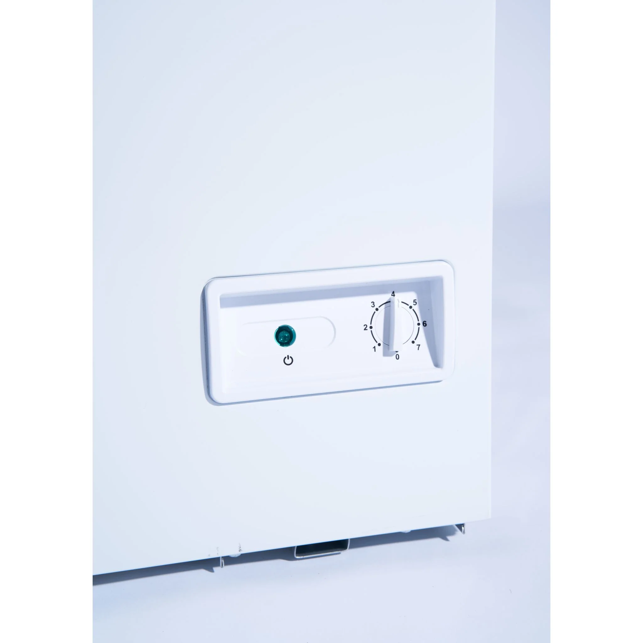 Danby 5.0 cu. ft. Square Model Chest Freezer DOE  -White (DCF050A6WM) - Image 9