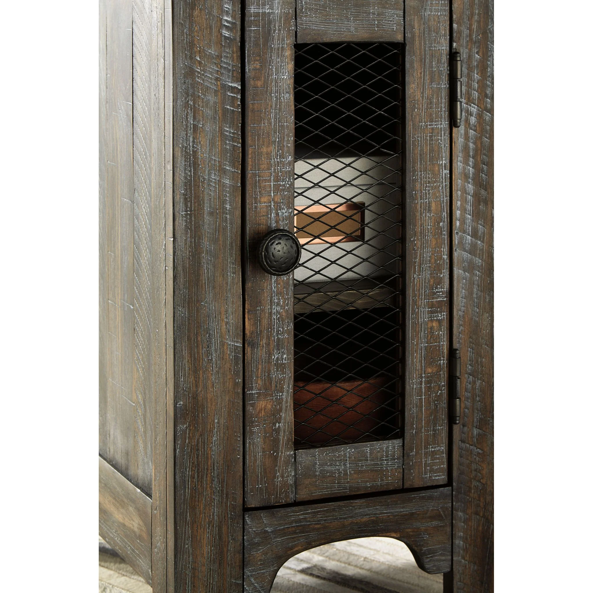 Danell Ridge Chairside End Table - Image 3