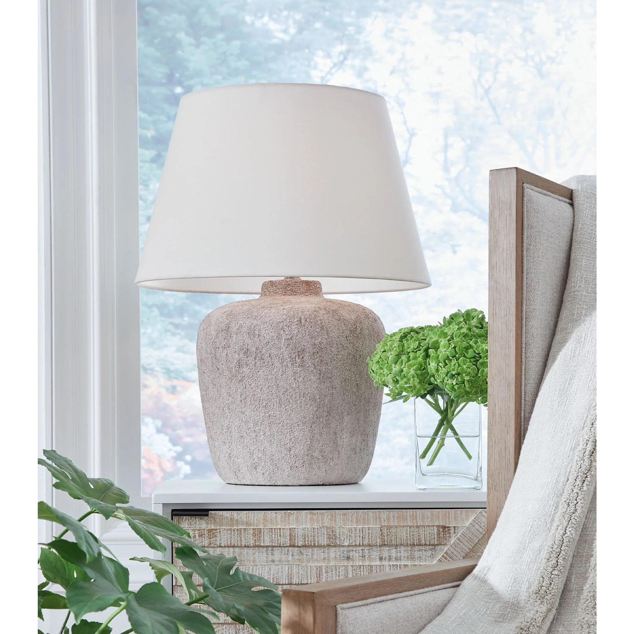 Danry Table Lamp - Image 2