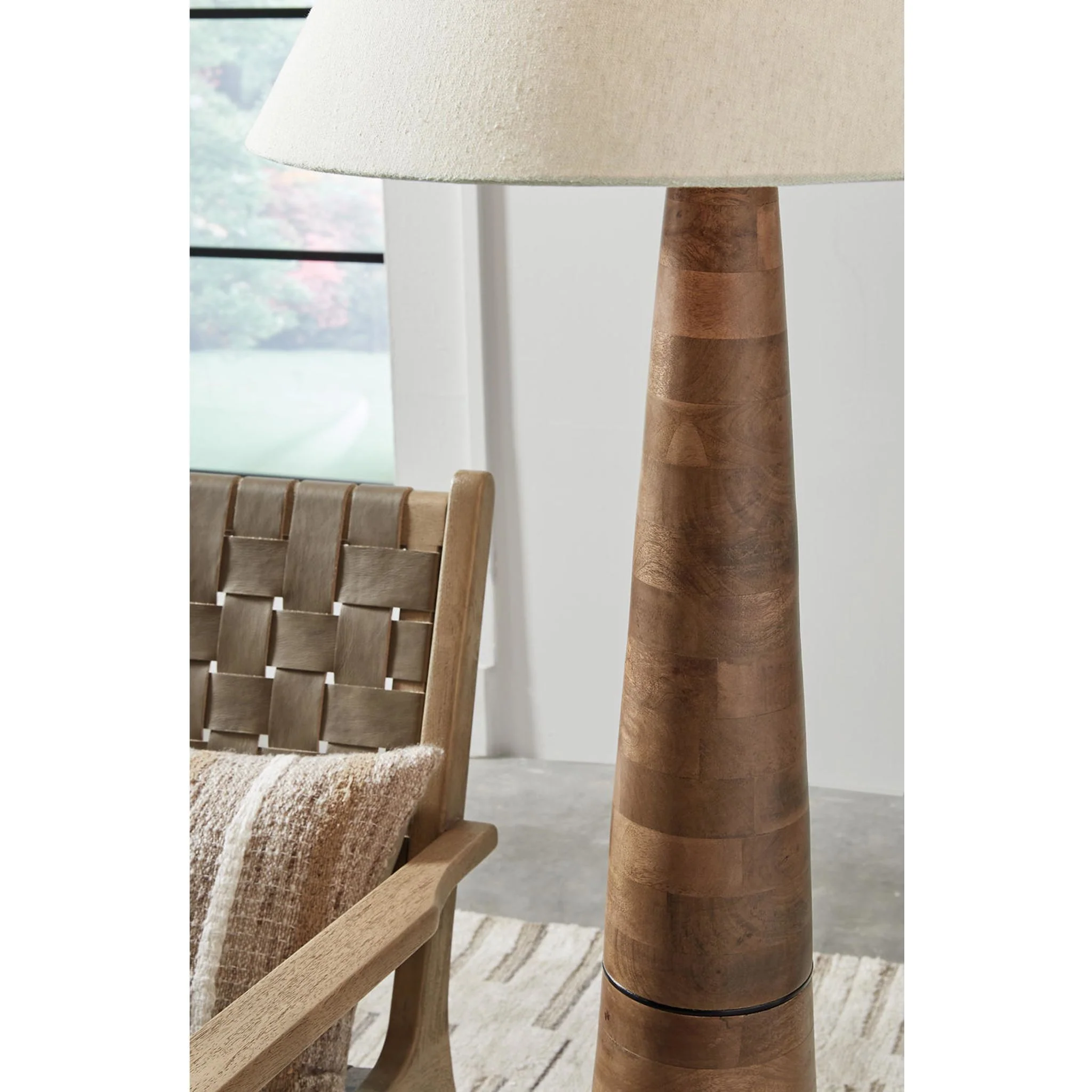 Danset Floor Lamp - Image 3