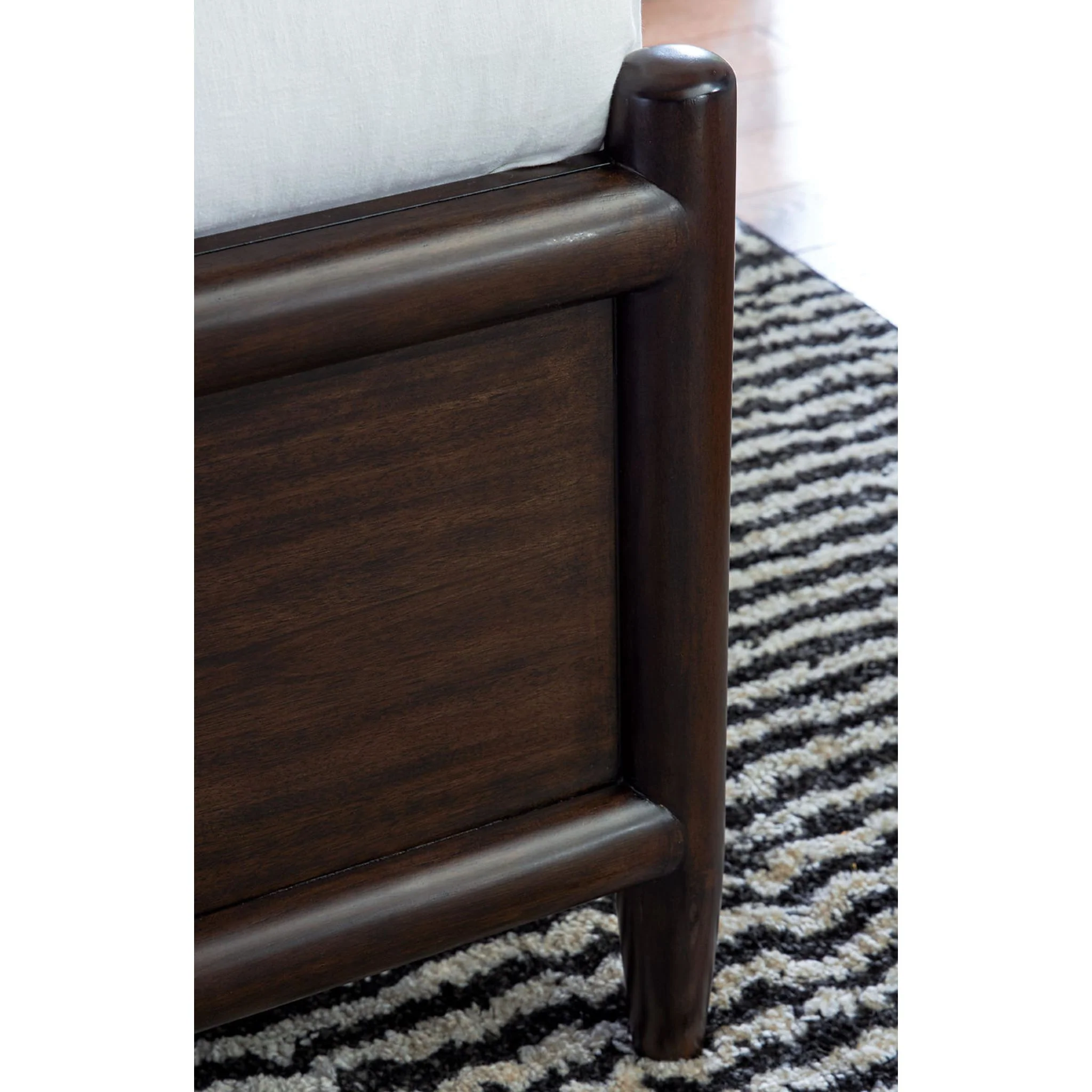Dantenton Panel Bed - Image 7
