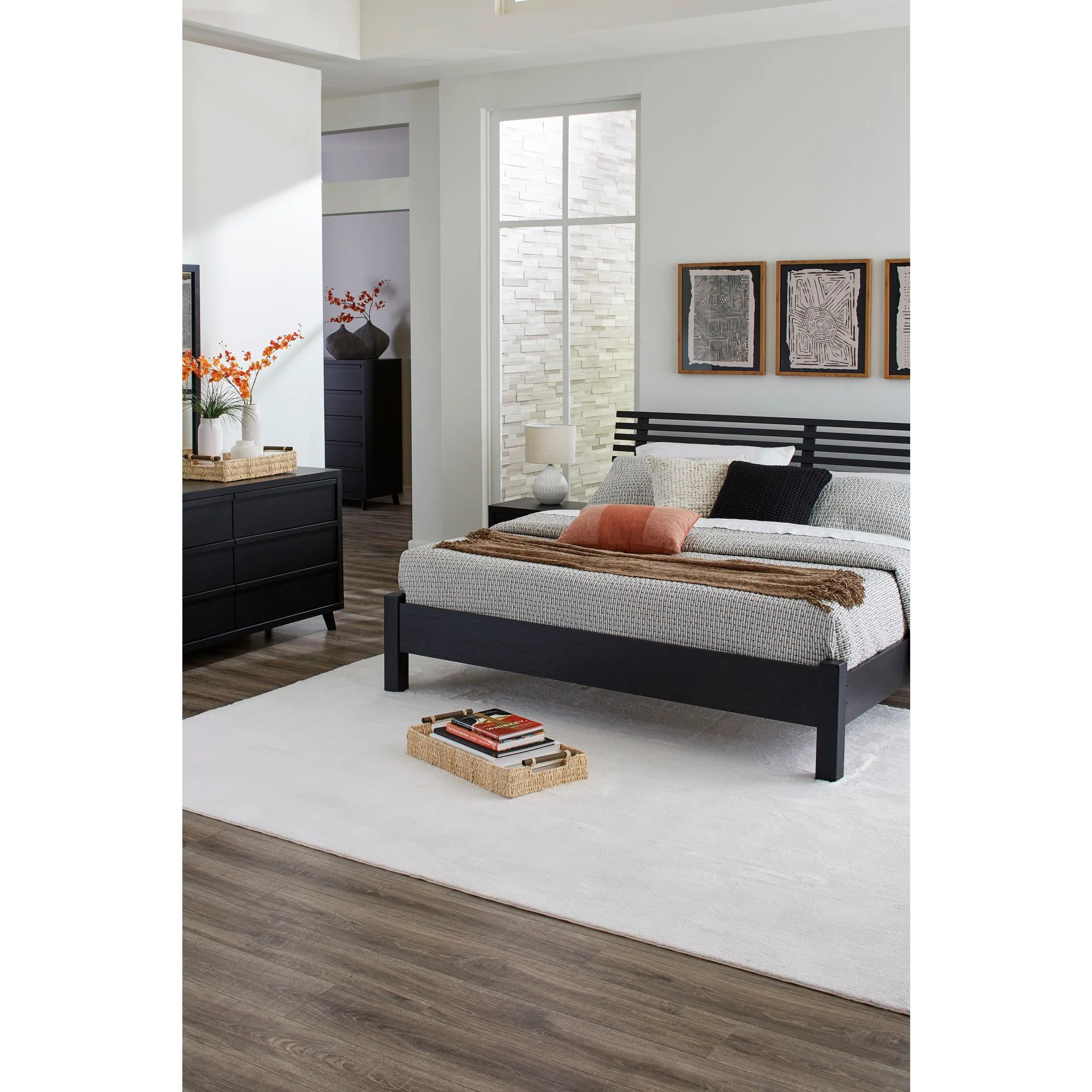 Danziar 5 Piece King Slat Platform Bedroom - Image 11