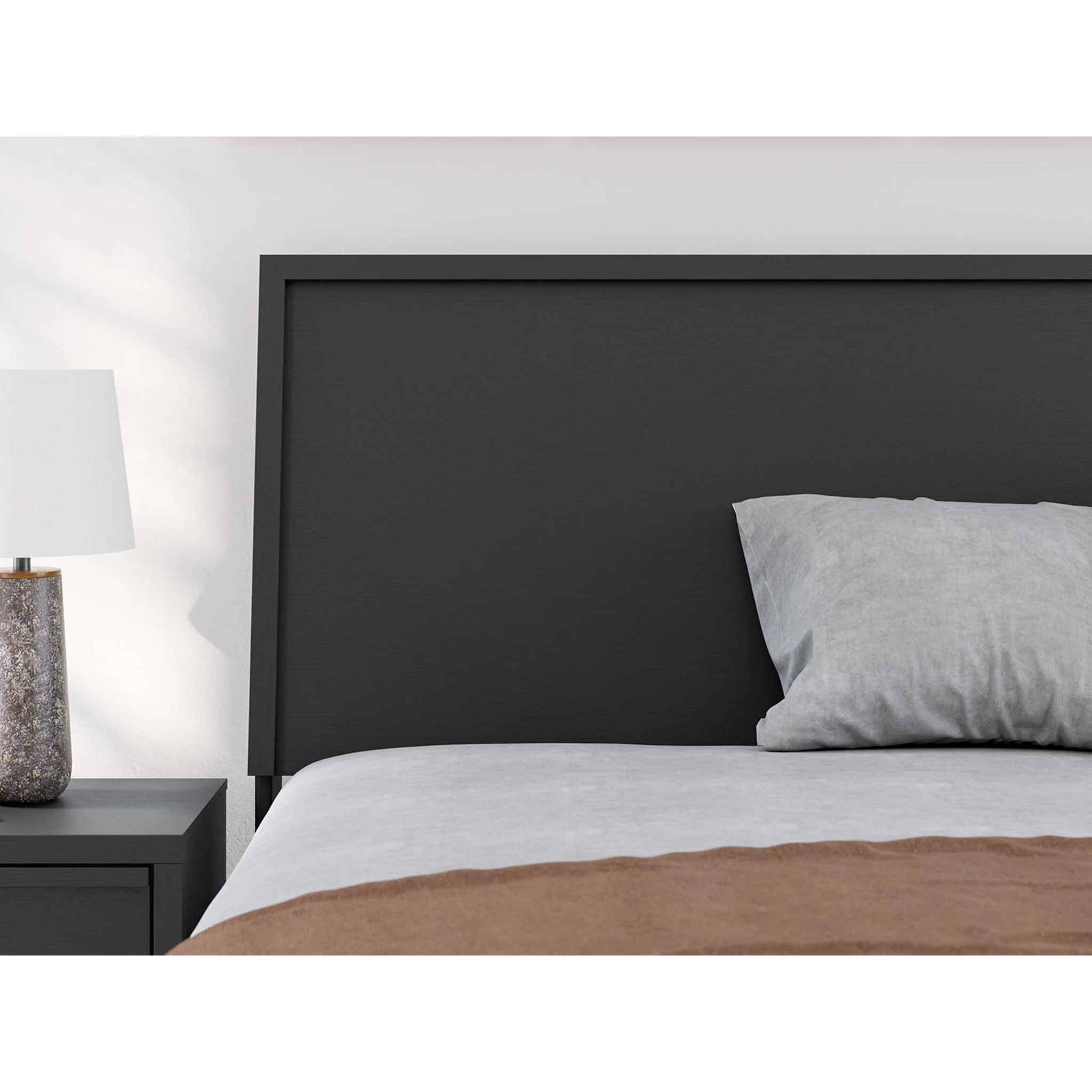 Danziar Full Platform Bed - Image 6