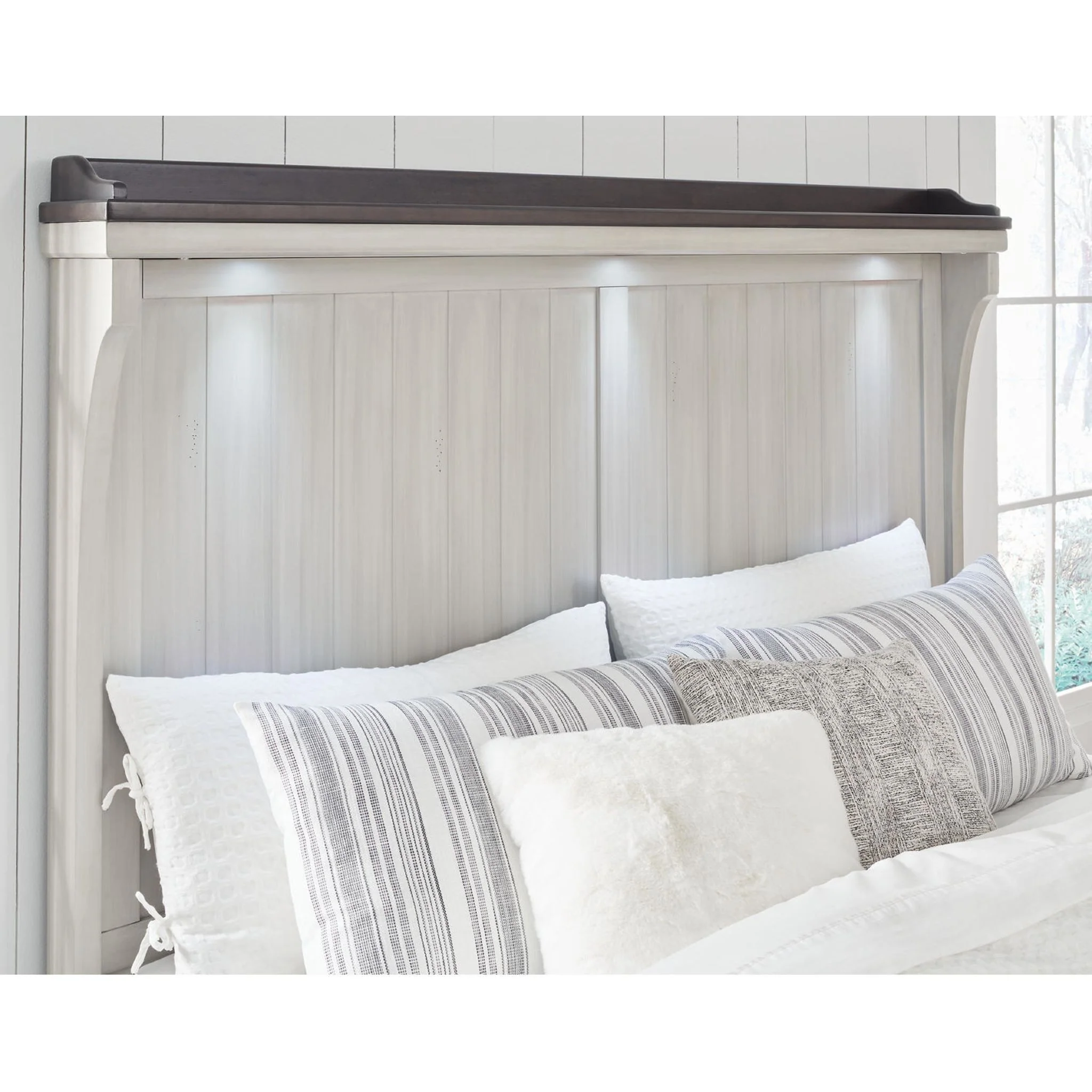 Darborn Queen Panel Bed - Image 16