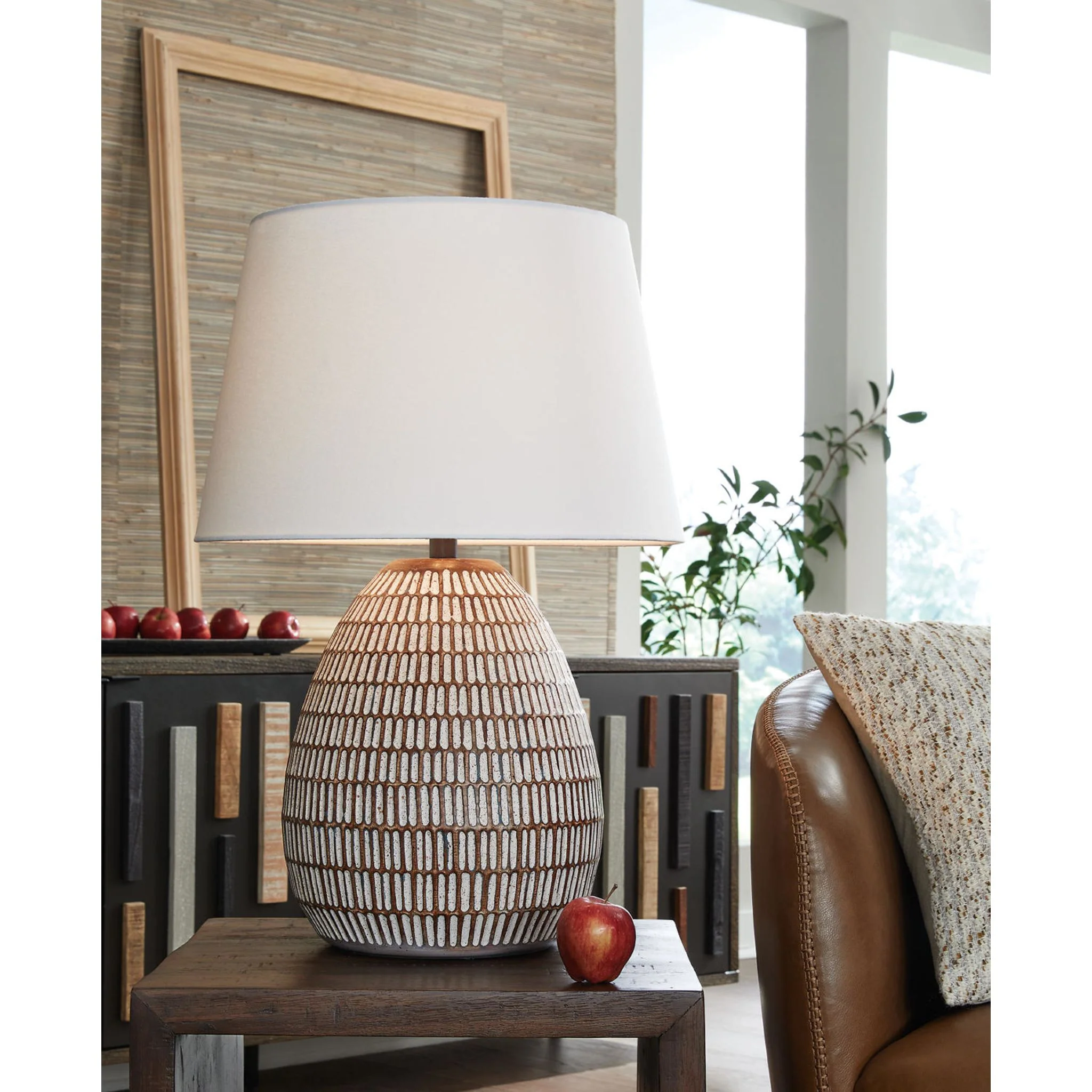 Darrich Table Lamp - Image 2