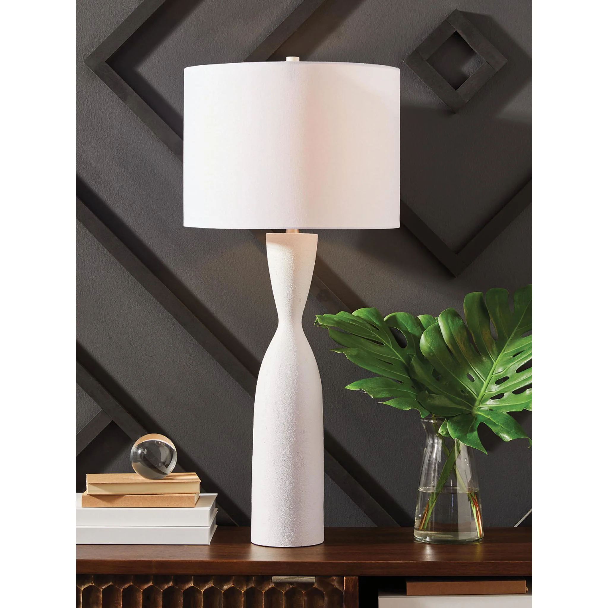 Davinford Table Lamp - Image 2