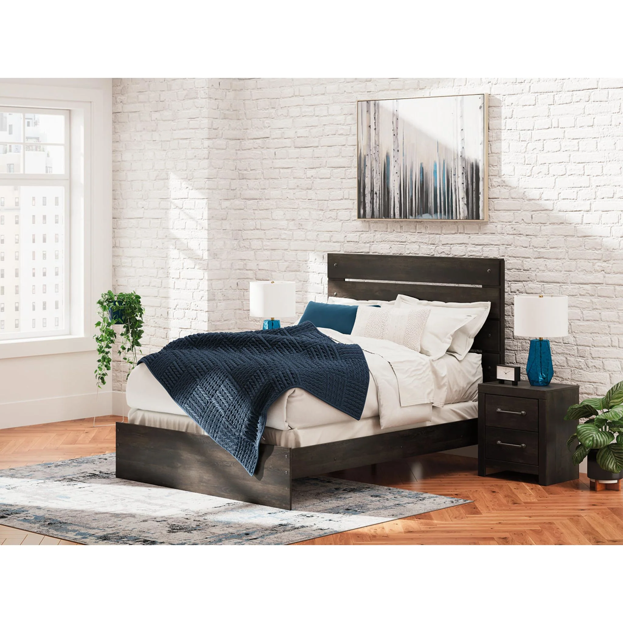 Delmorta Queen Panel Bed - Image 2