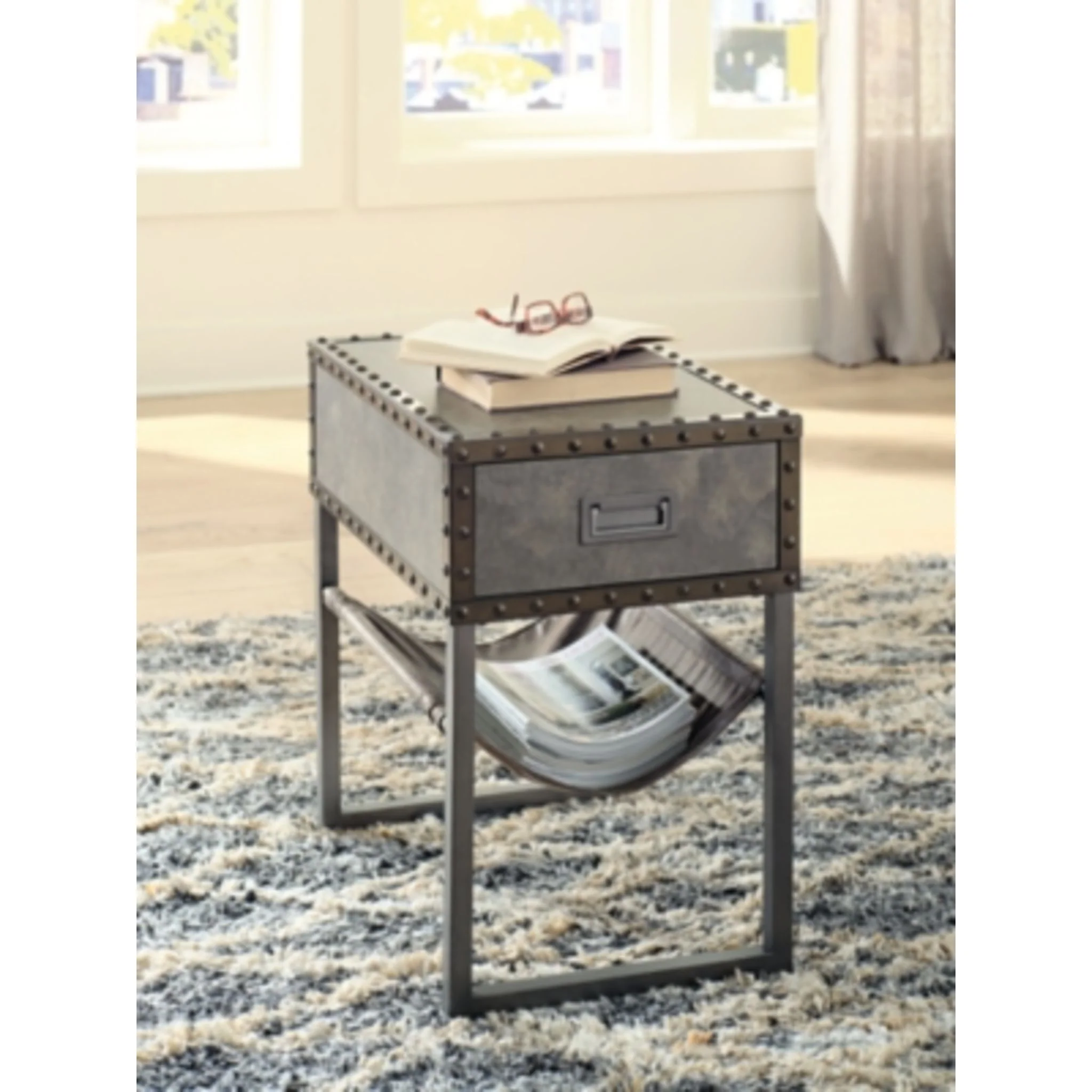 Derrylin Chairside End Table - Image 2