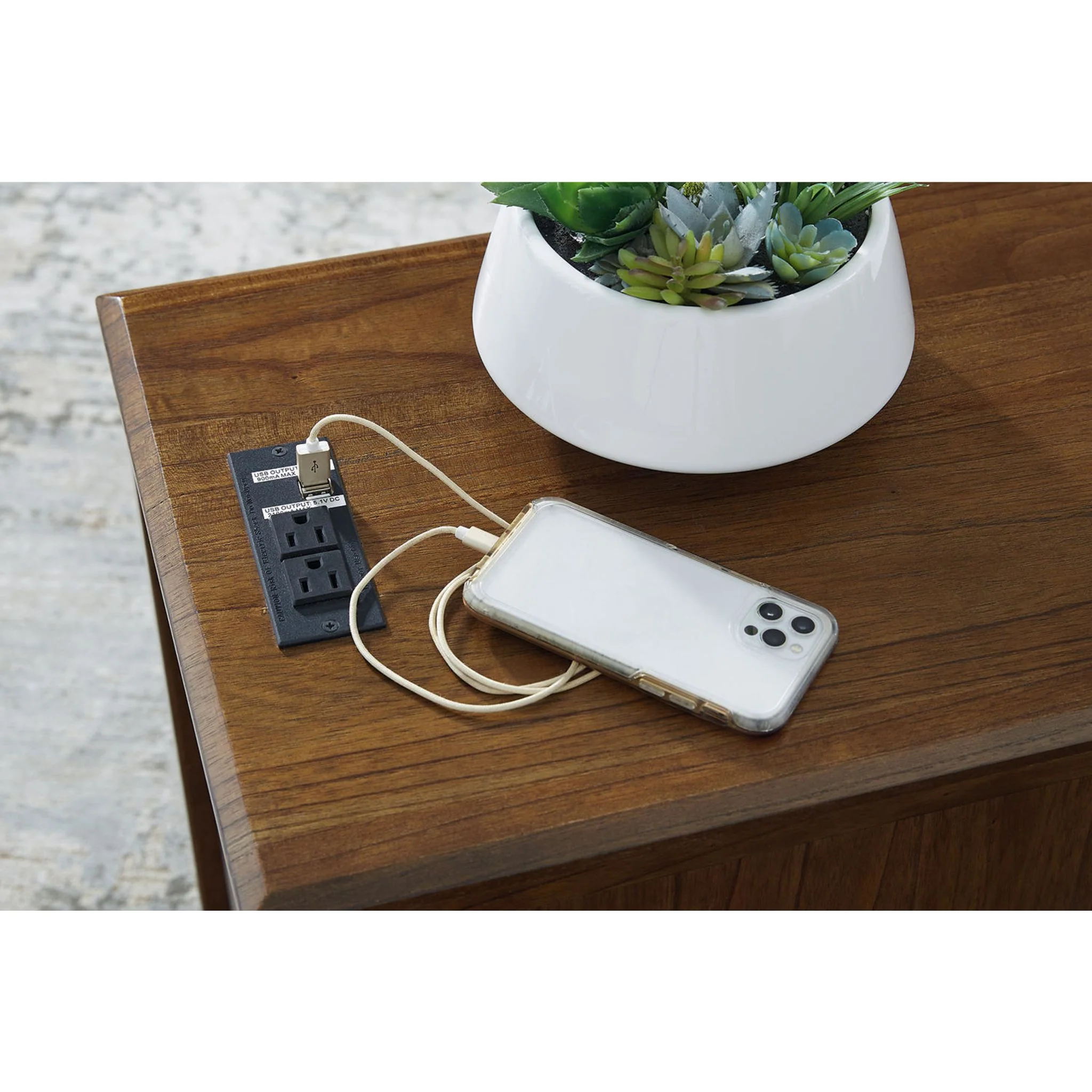 Devonsted Chairside End Table - Image 2