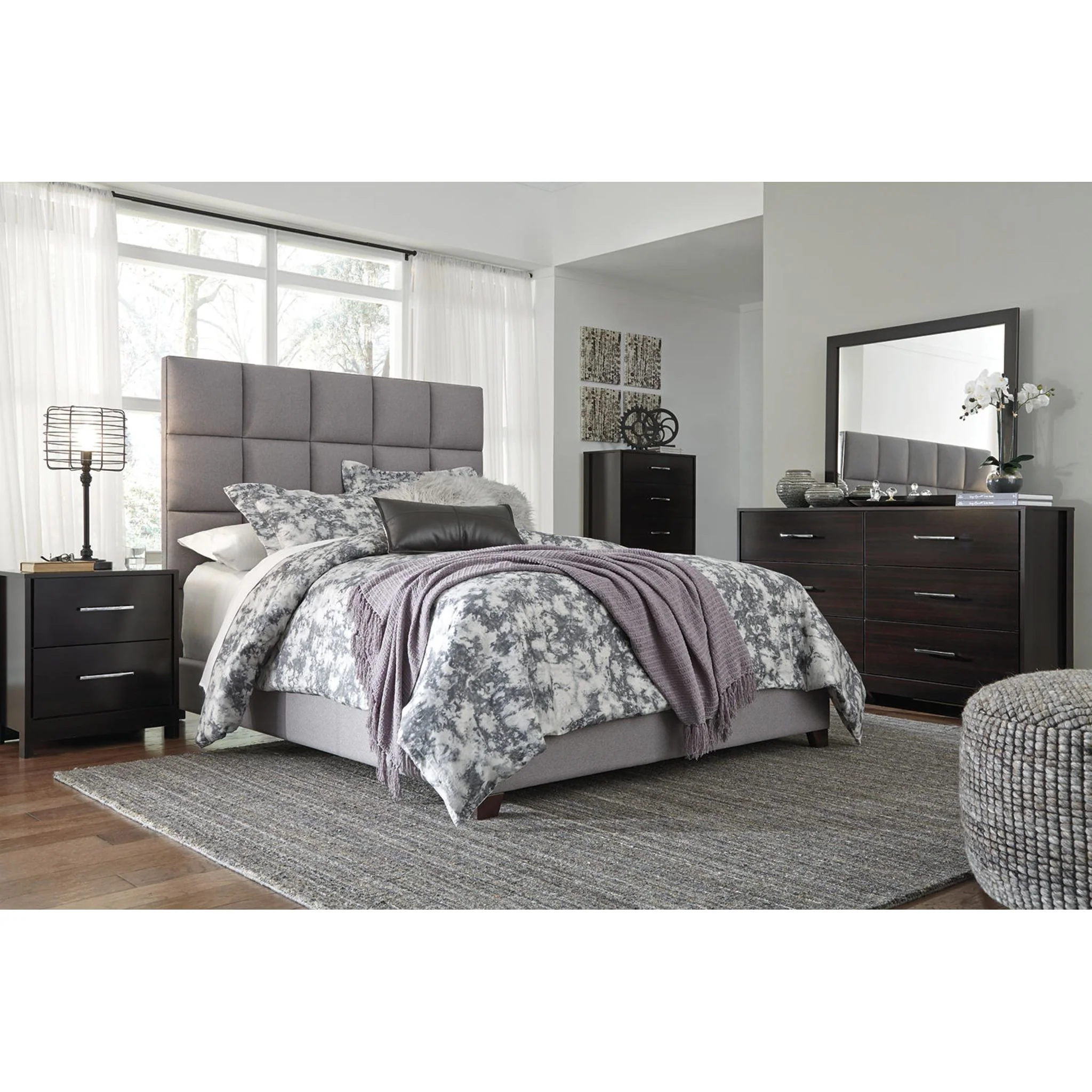 Dolante Upholstered Bed - Image 23